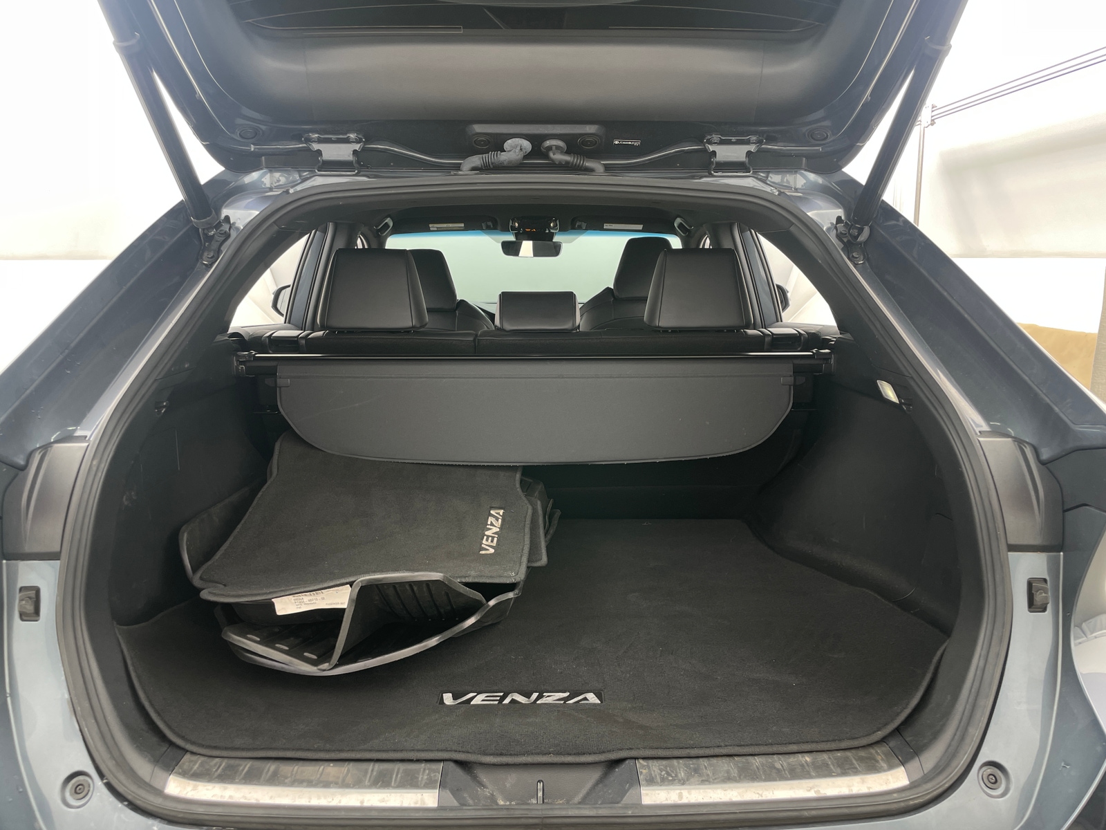 Thumbnail: 2021 Toyota Venza - 7
