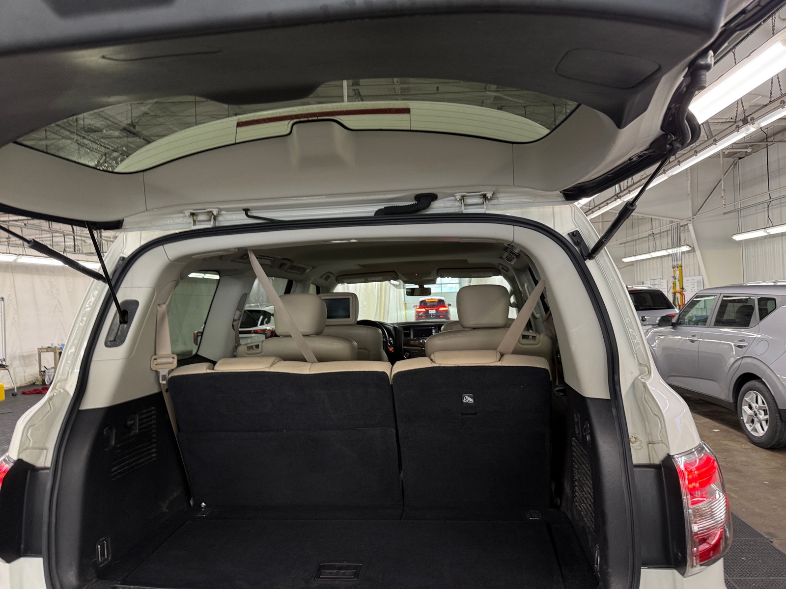 Thumbnail: 2020 Nissan Armada - 6
