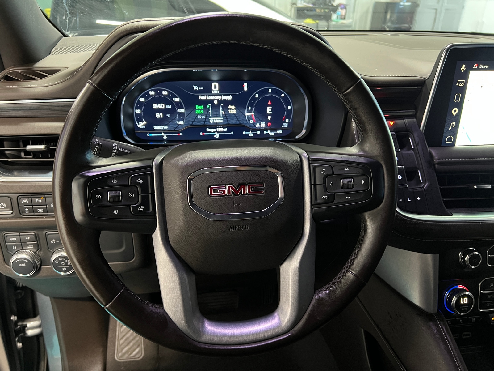 Thumbnail: 2023 GMC Yukon XL - 4