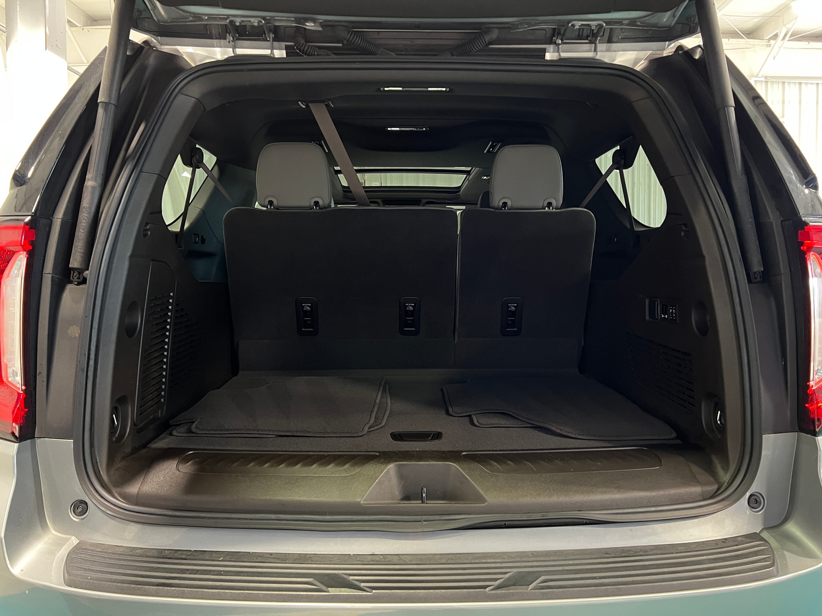 Thumbnail: 2023 GMC Yukon XL - 6