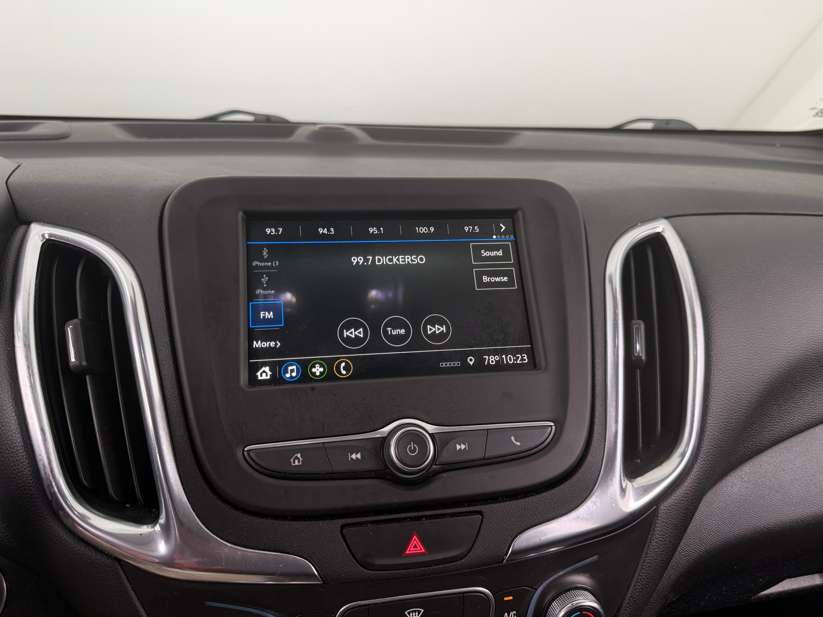 Thumbnail: 2019 Chevrolet Equinox - 4