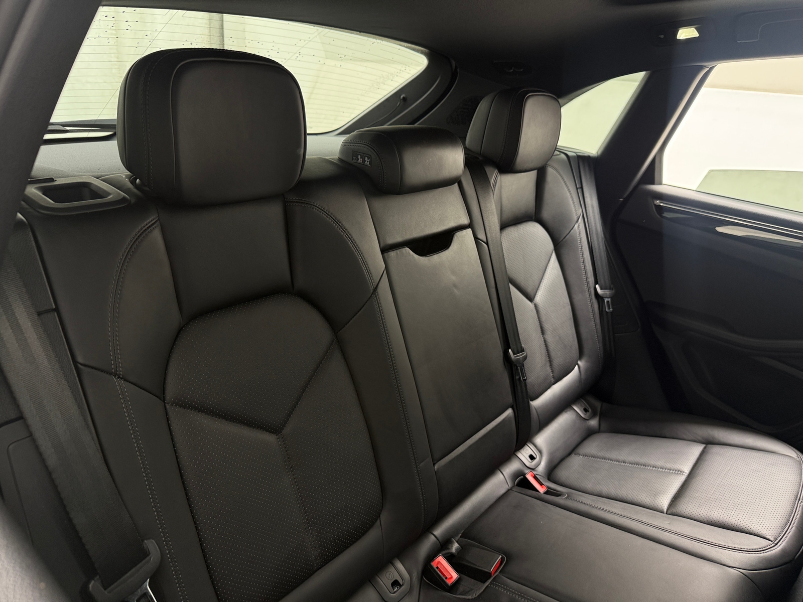 Thumbnail: 2016 Porsche Macan - 5