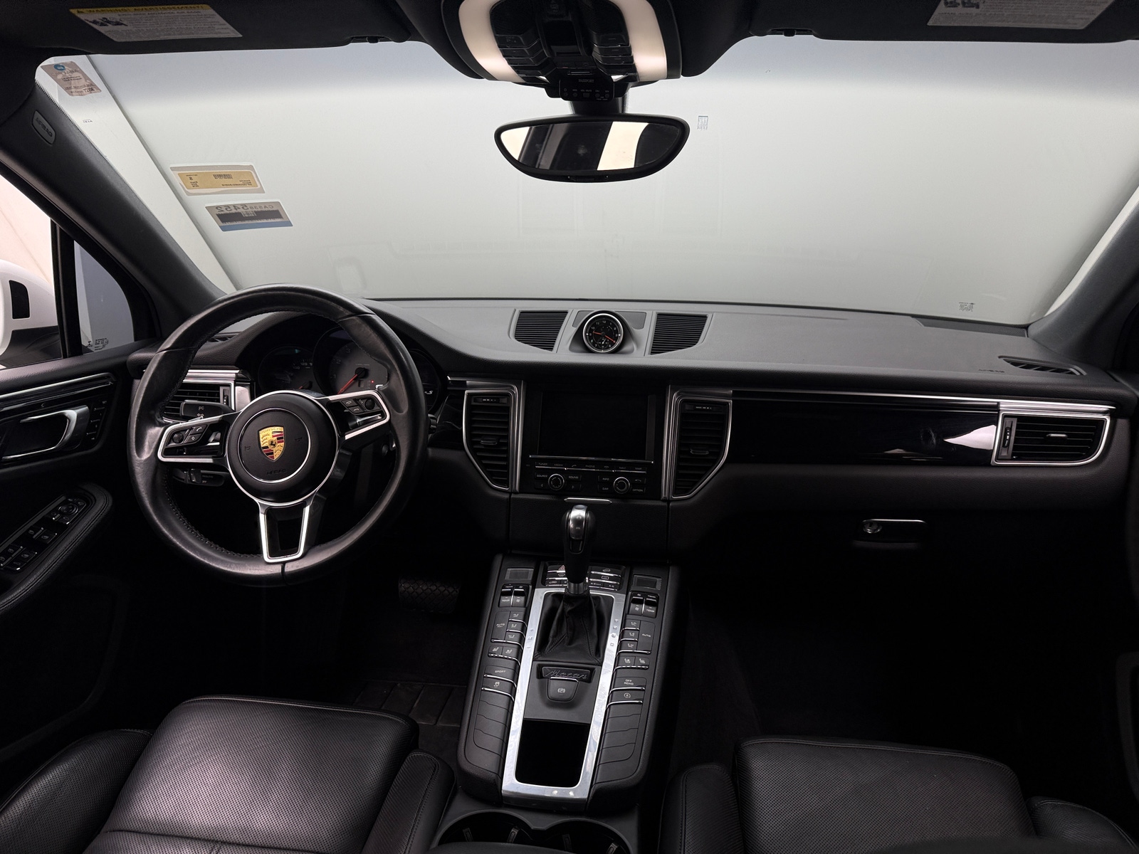 Thumbnail: 2016 Porsche Macan - 2