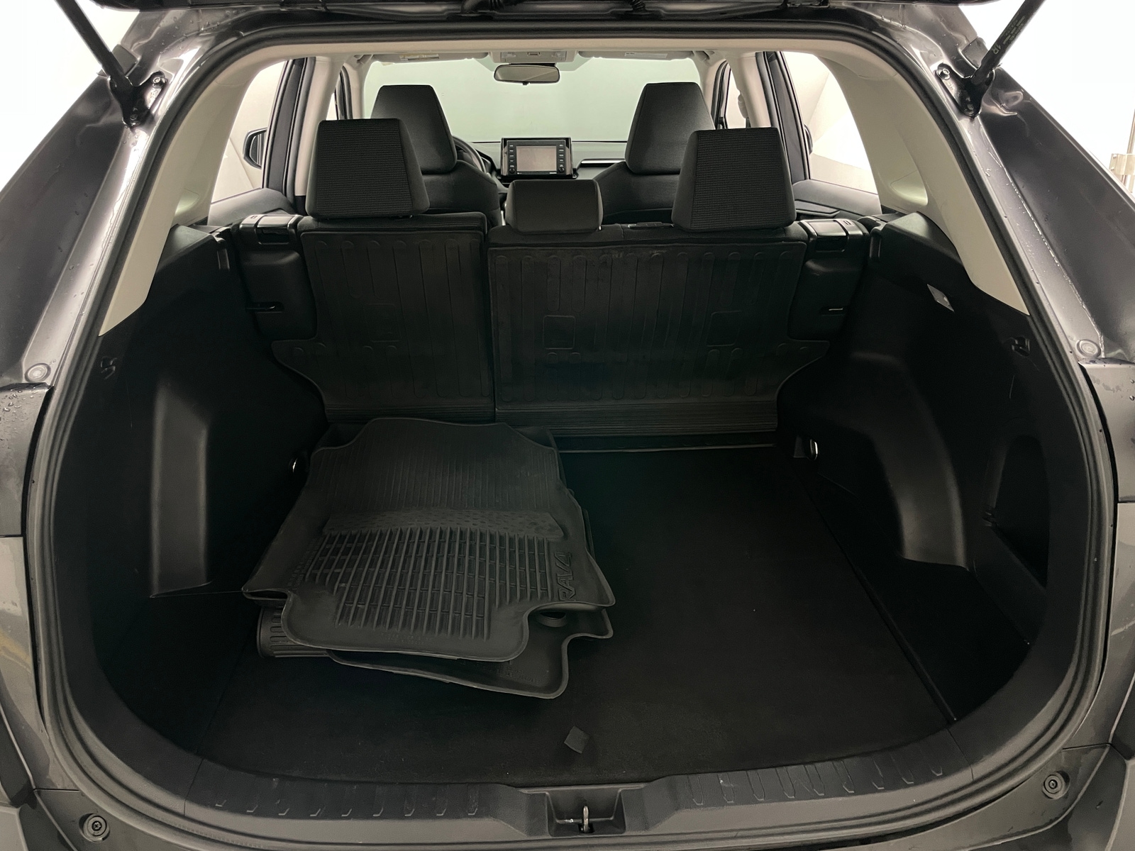 Thumbnail: 2021 Toyota RAV4 - 7