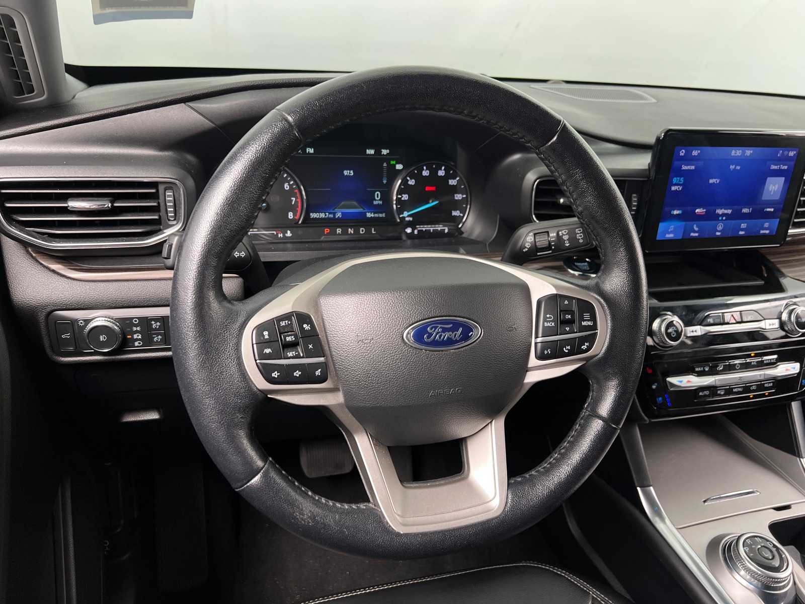 Thumbnail: 2022 Ford Explorer - 4