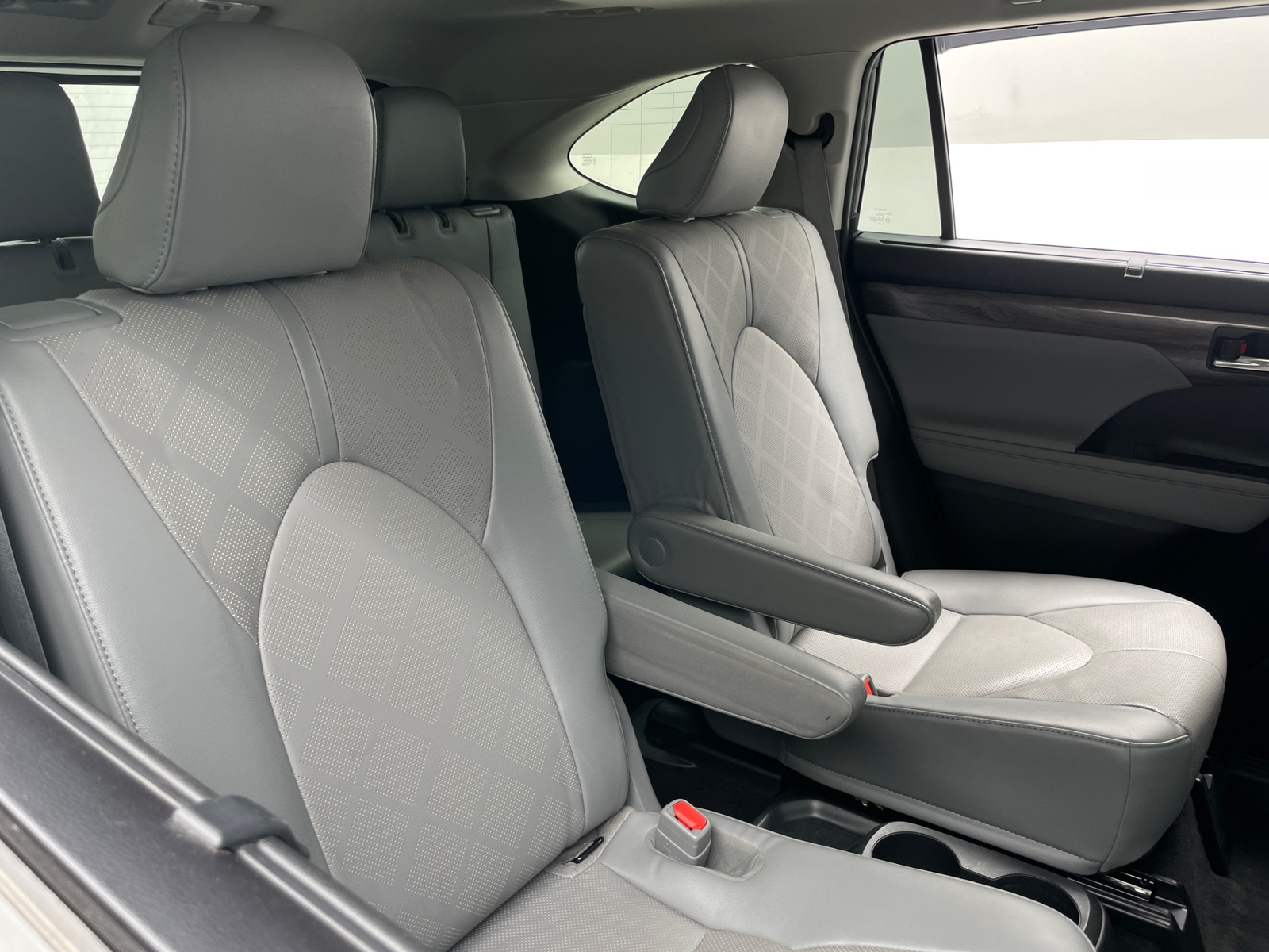 Thumbnail: 2022 Toyota Highlander - 5
