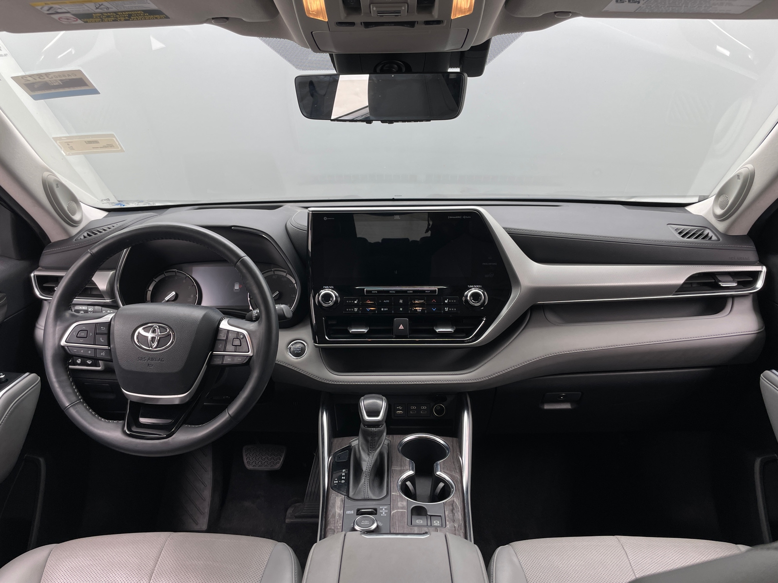 Thumbnail: 2022 Toyota Highlander - 2
