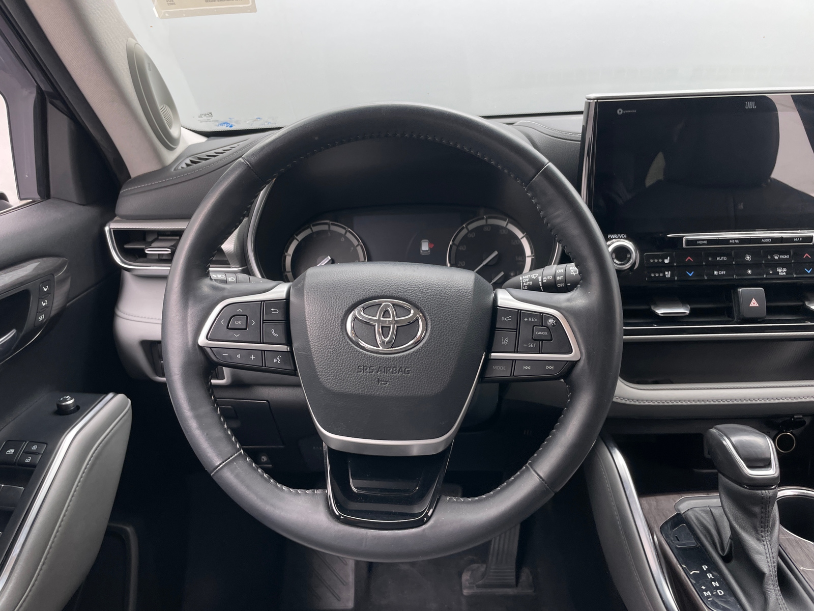 Thumbnail: 2022 Toyota Highlander - 4