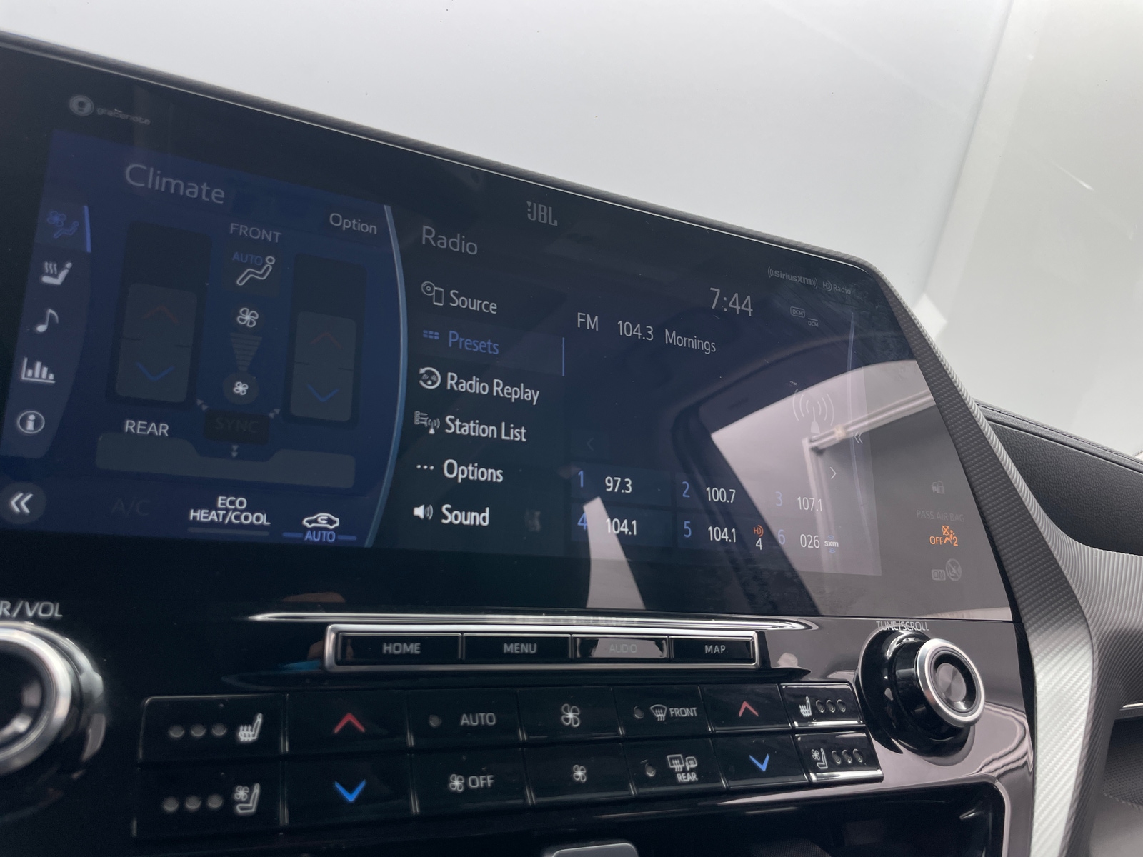 Thumbnail: 2022 Toyota Highlander - 3