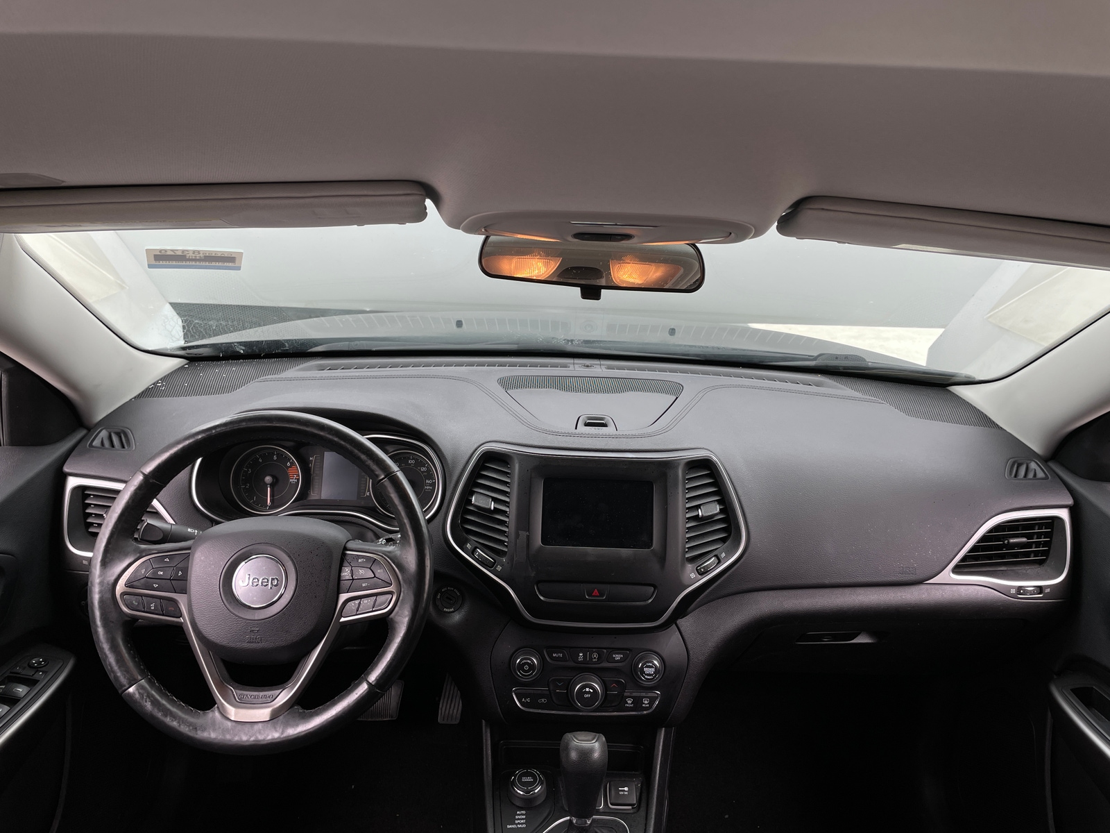 Thumbnail: 2019 Jeep Cherokee - 3