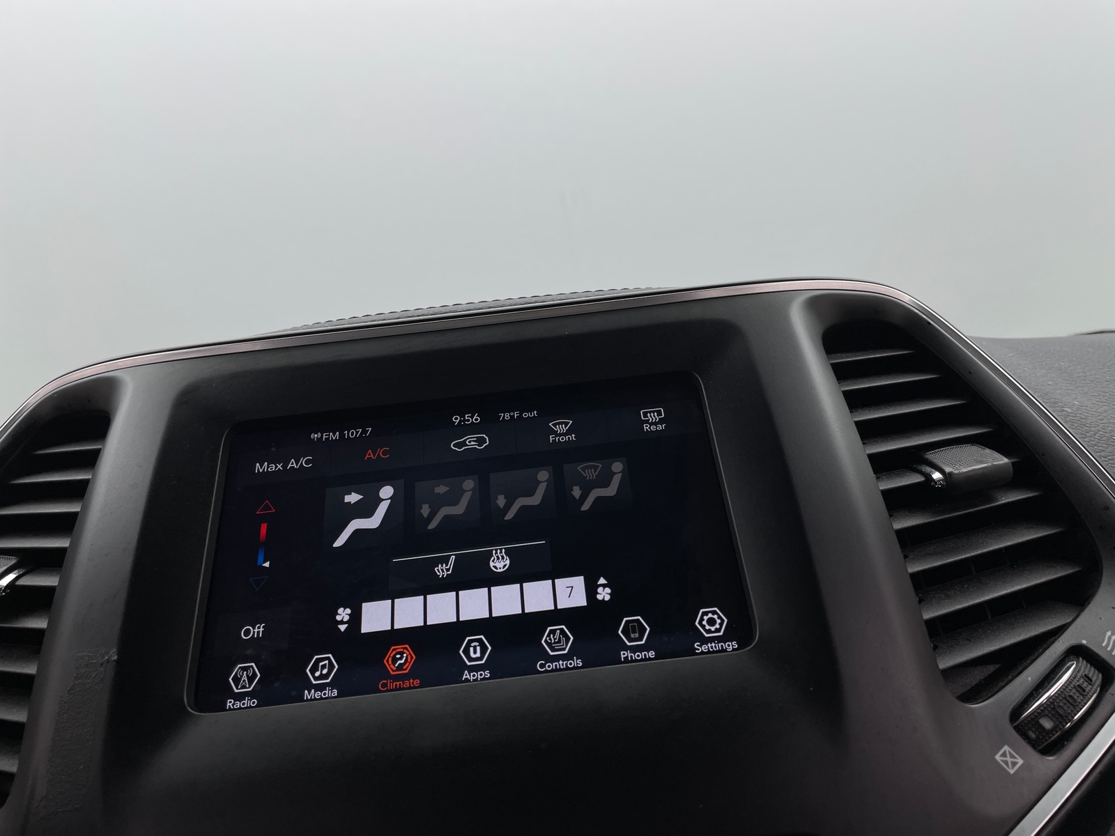 Thumbnail: 2019 Jeep Cherokee - 4