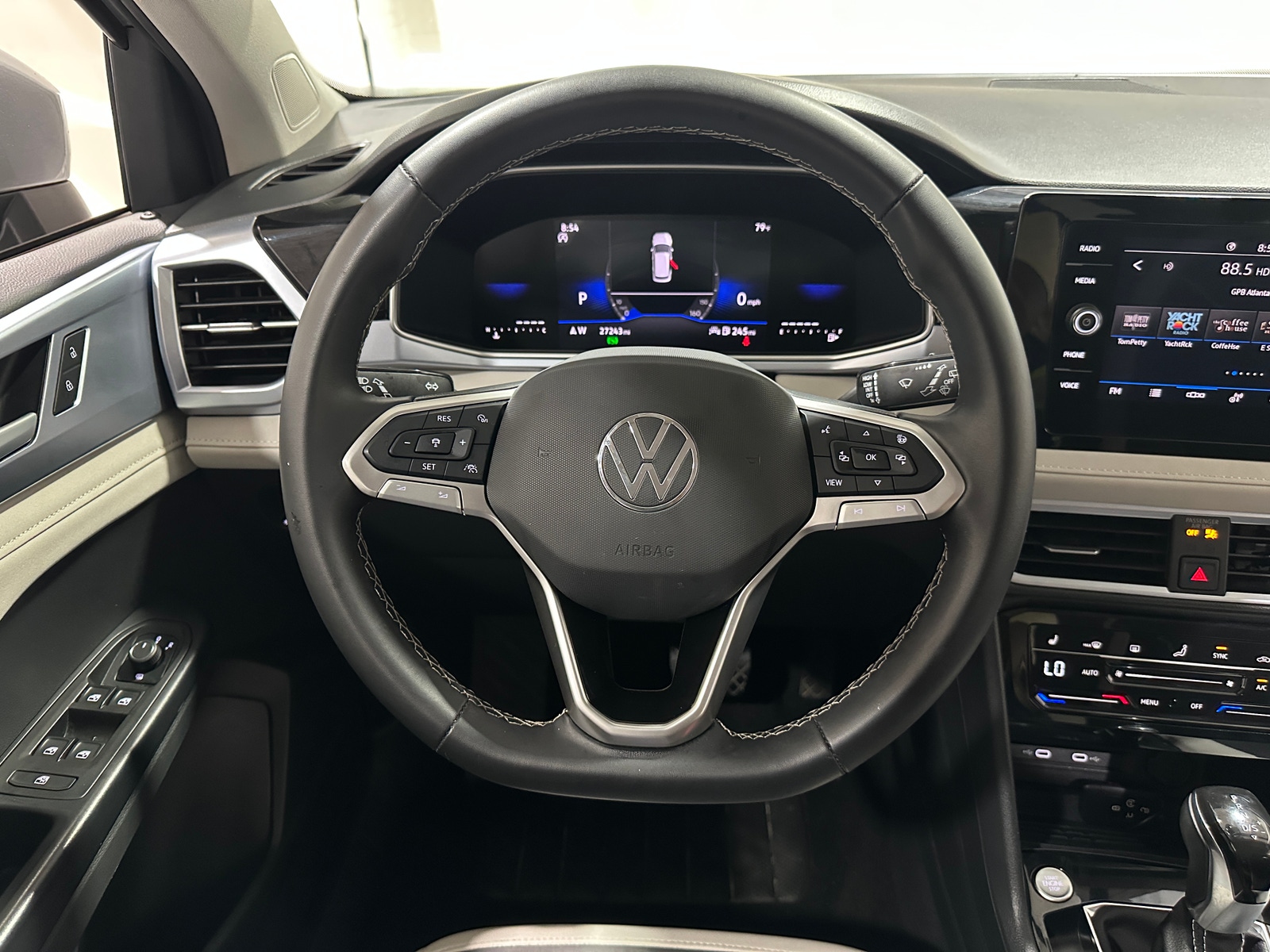 Thumbnail: 2025 Volkswagen Taos - 4