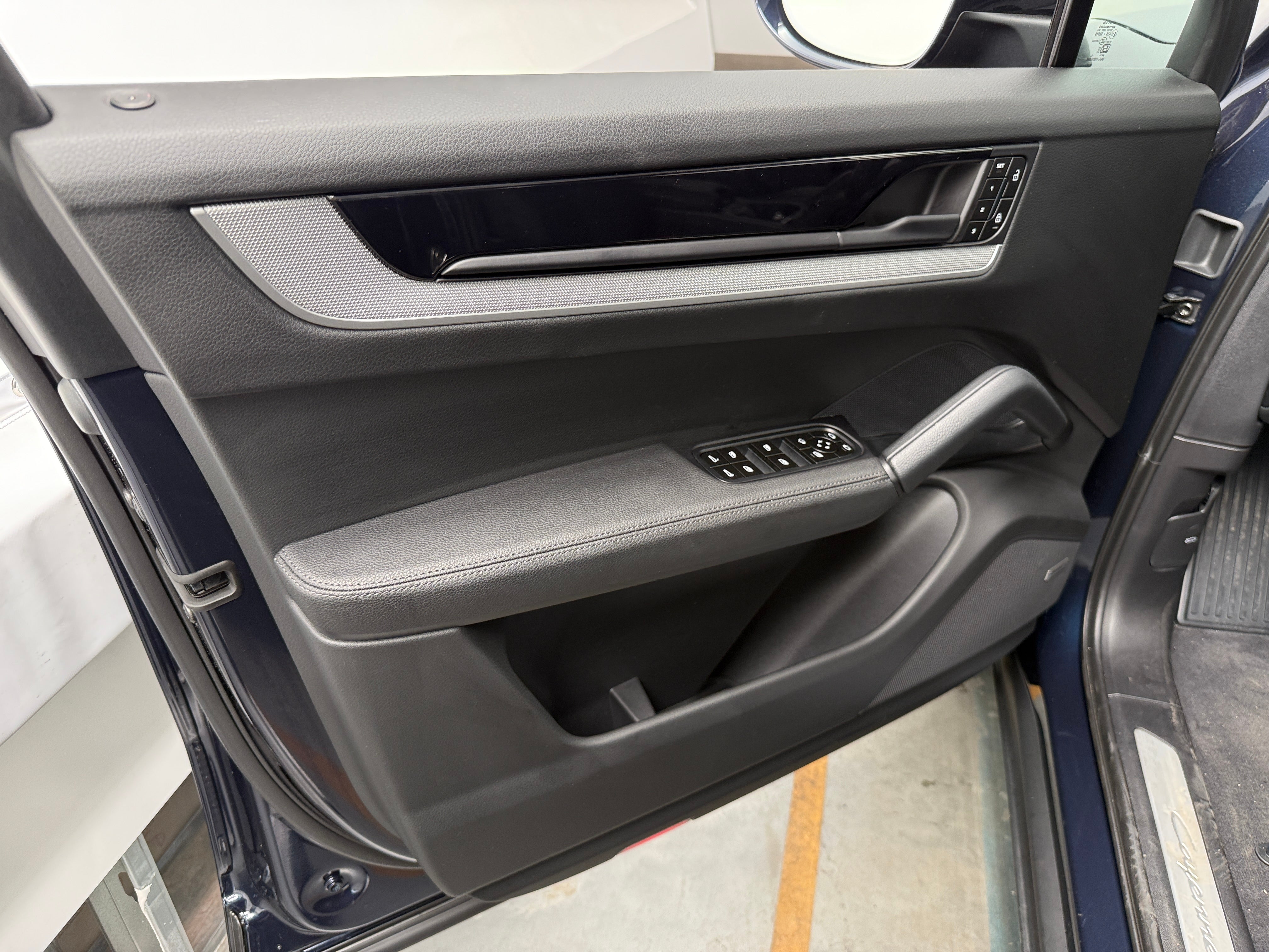 2025 Porsche Cayenne Base - Photo 9