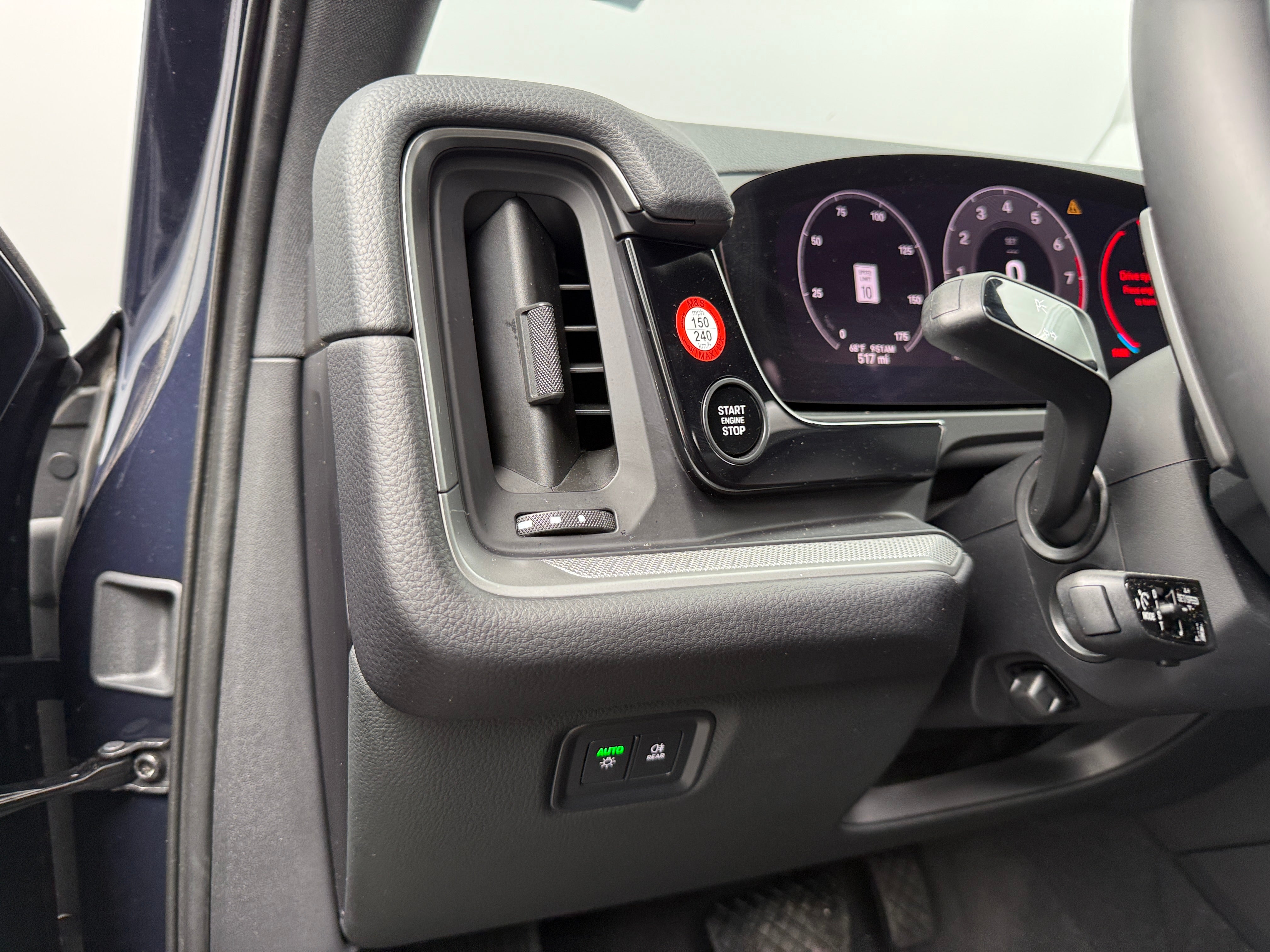2025 Porsche Cayenne Base - Photo 11