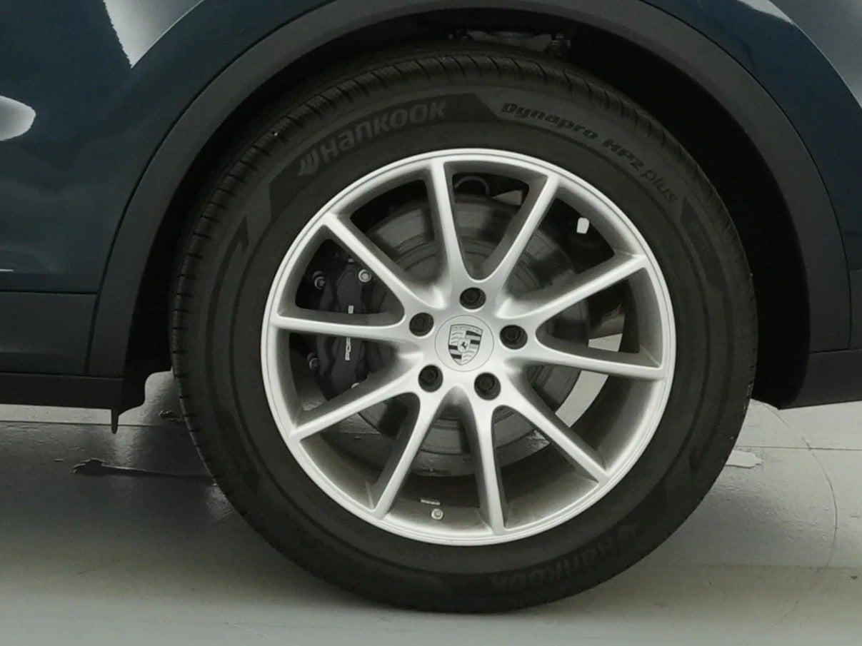 2025 Porsche Cayenne Base - Photo 17