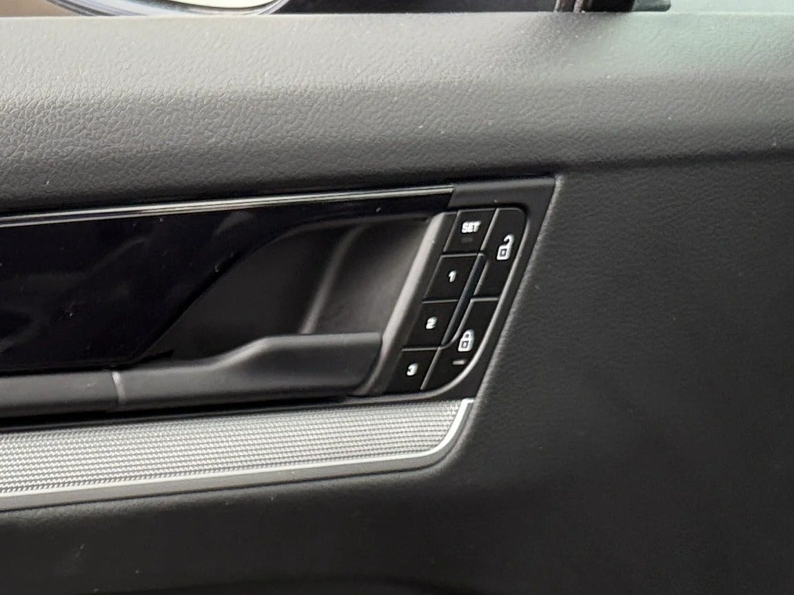 2025 Porsche Cayenne Base - Photo 19