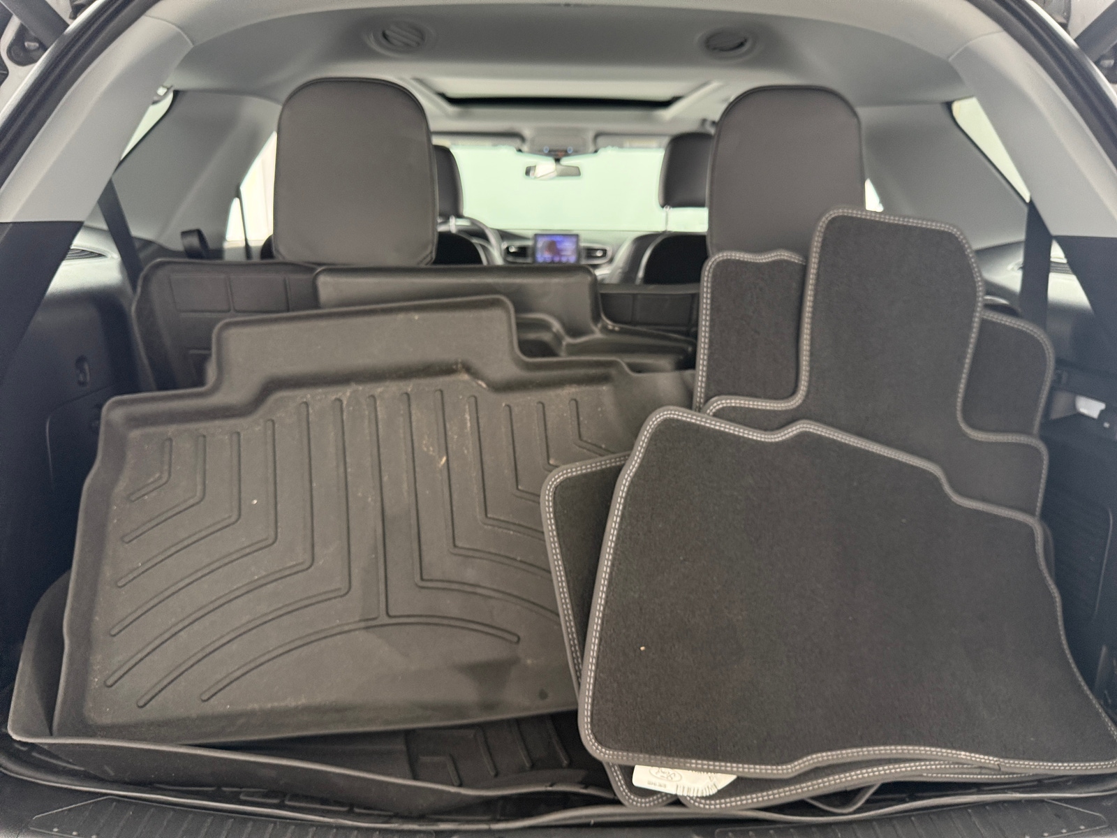 Thumbnail: 2021 Ford Explorer - 6