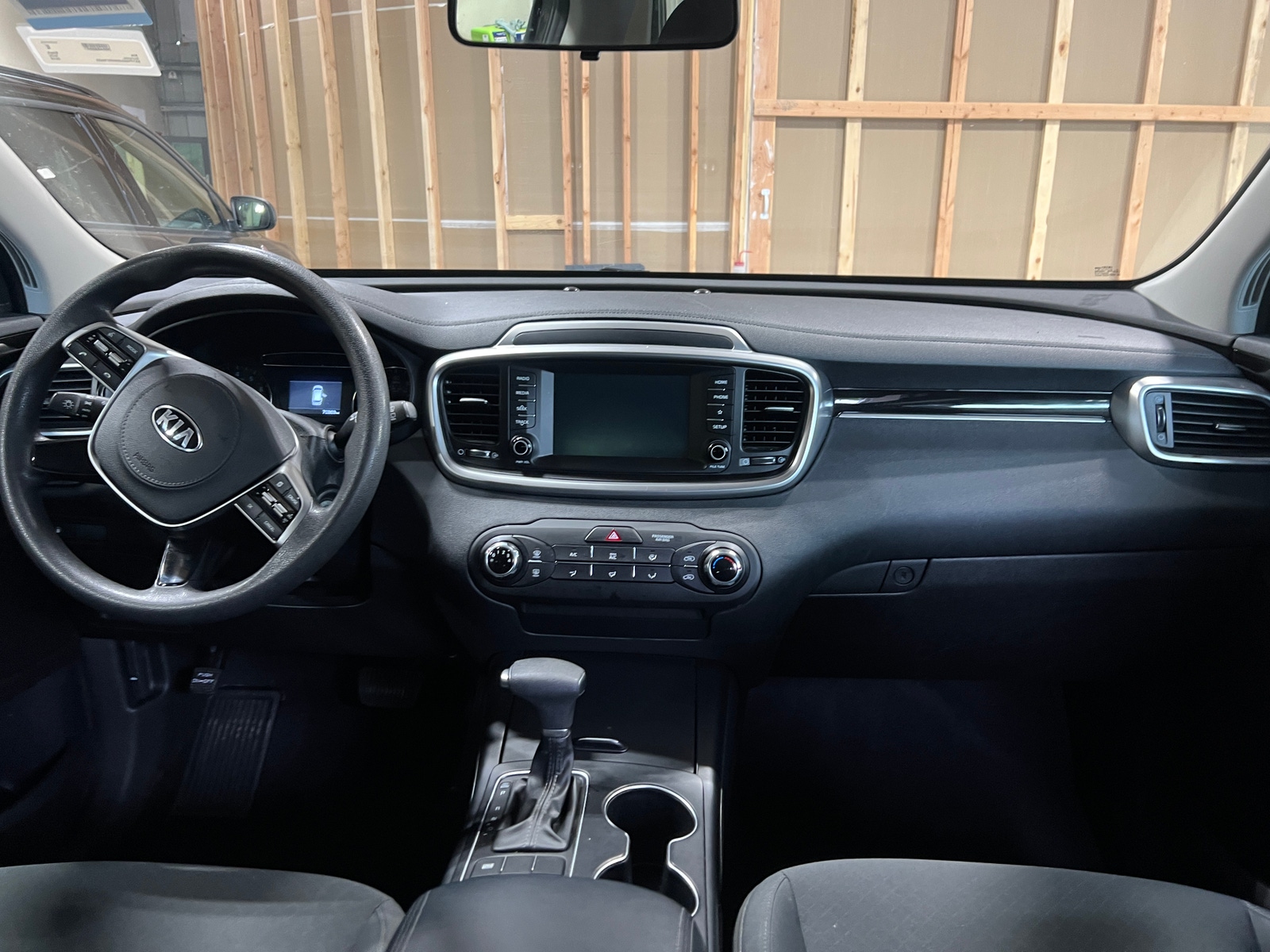 Thumbnail: 2019 Kia Sorento - 3