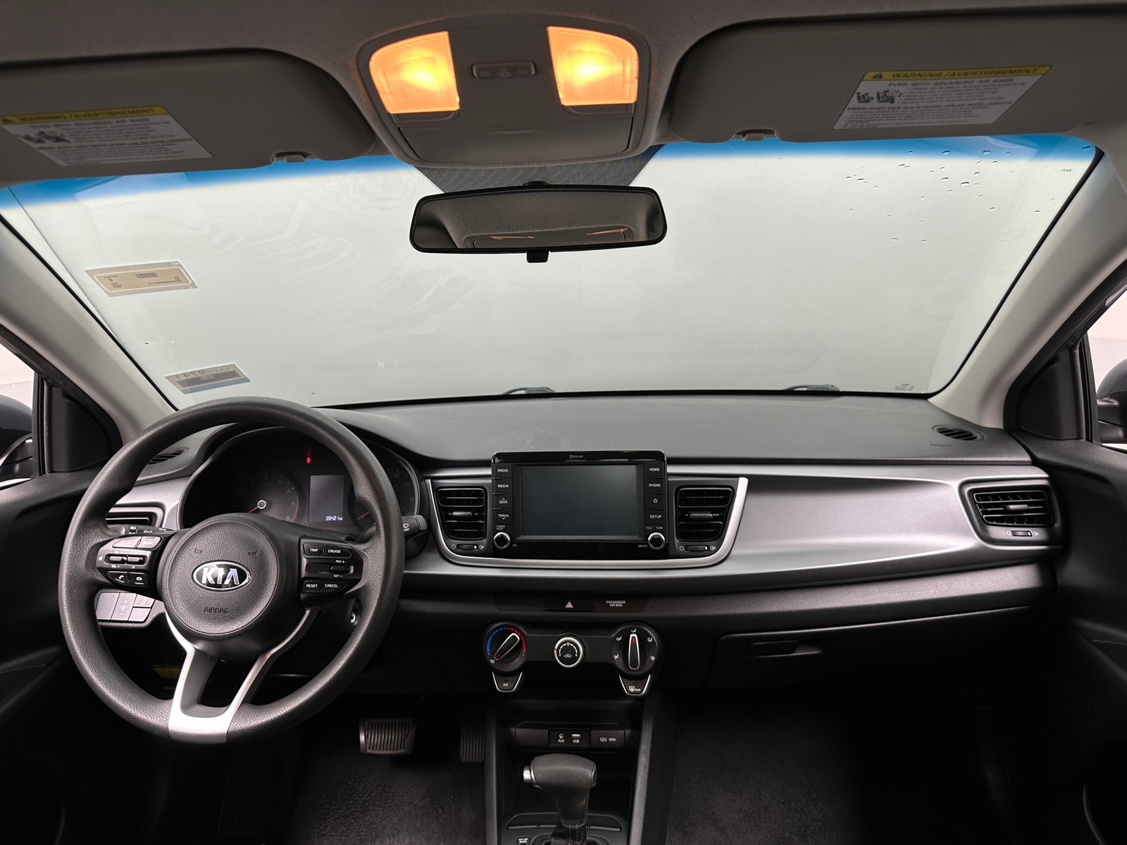 Thumbnail: 2019 Kia Rio - 3
