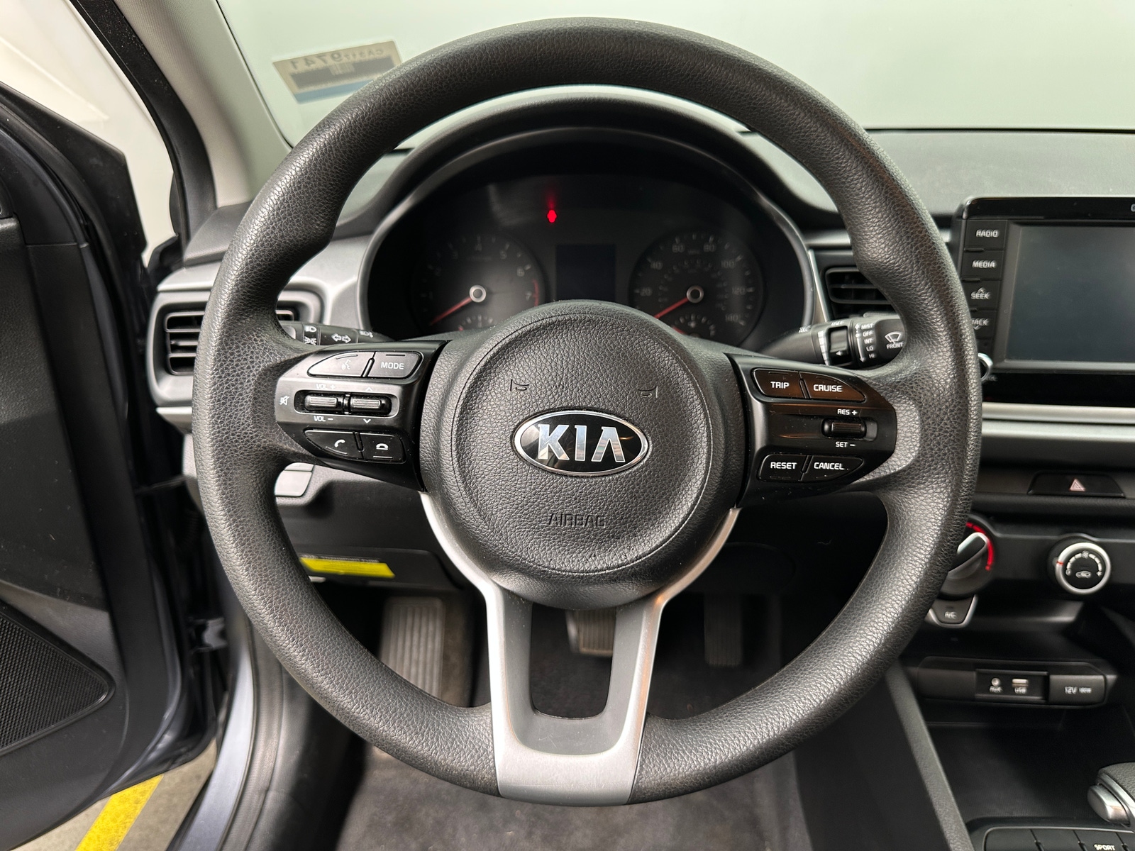 Thumbnail: 2019 Kia Rio - 5