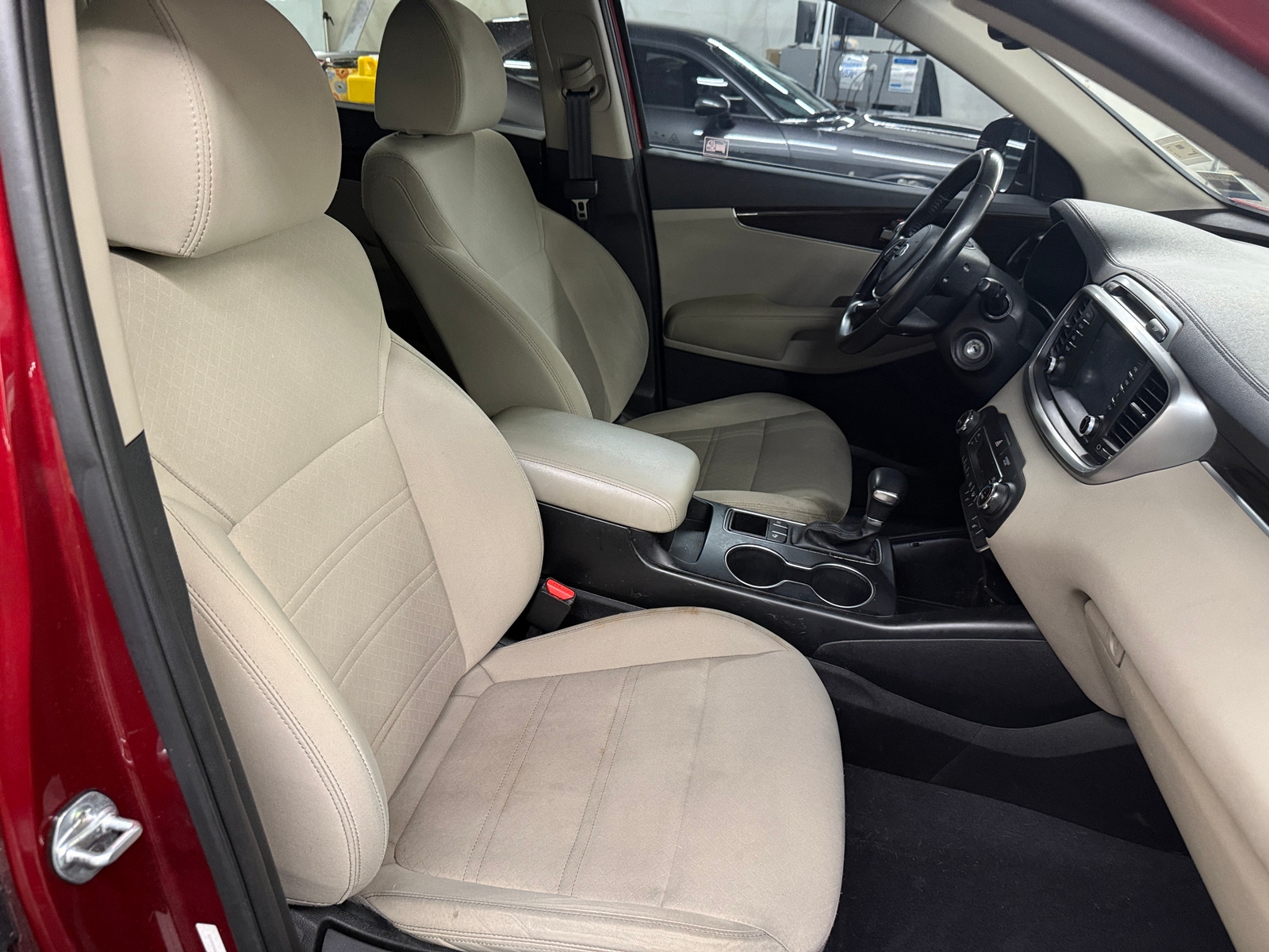 Thumbnail: 2019 Kia Sorento - 2