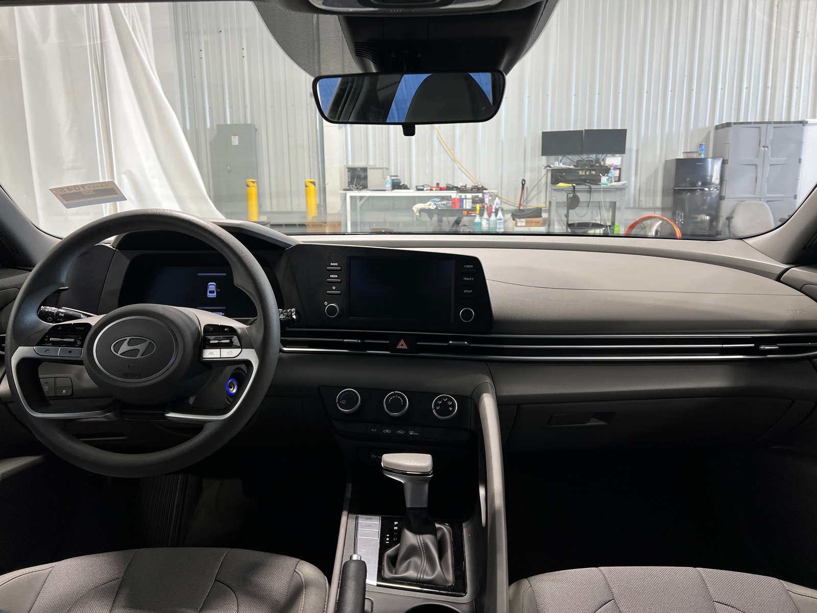Thumbnail: 2024 Hyundai Elantra - 3
