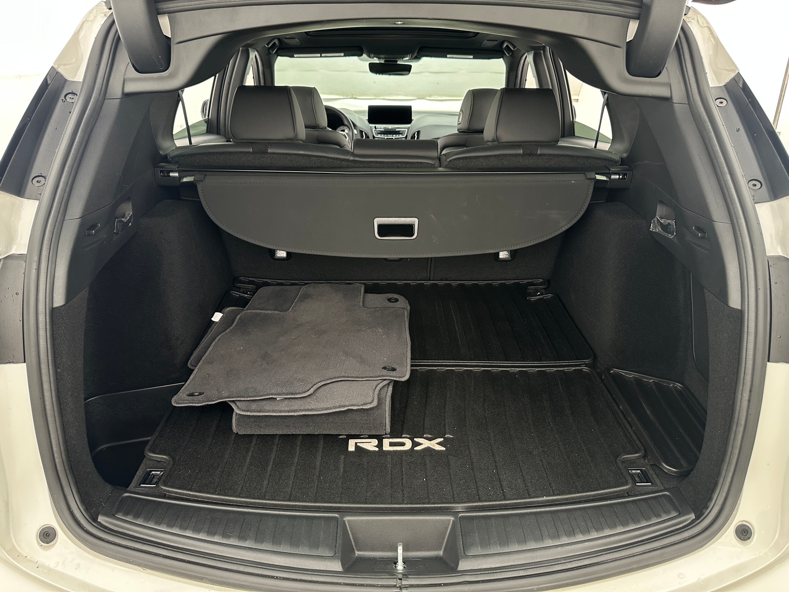 Thumbnail: 2025 Acura RDX - 6