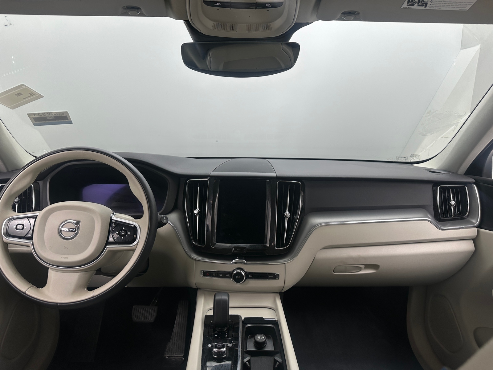 Thumbnail: 2023 Volvo XC60 - 3