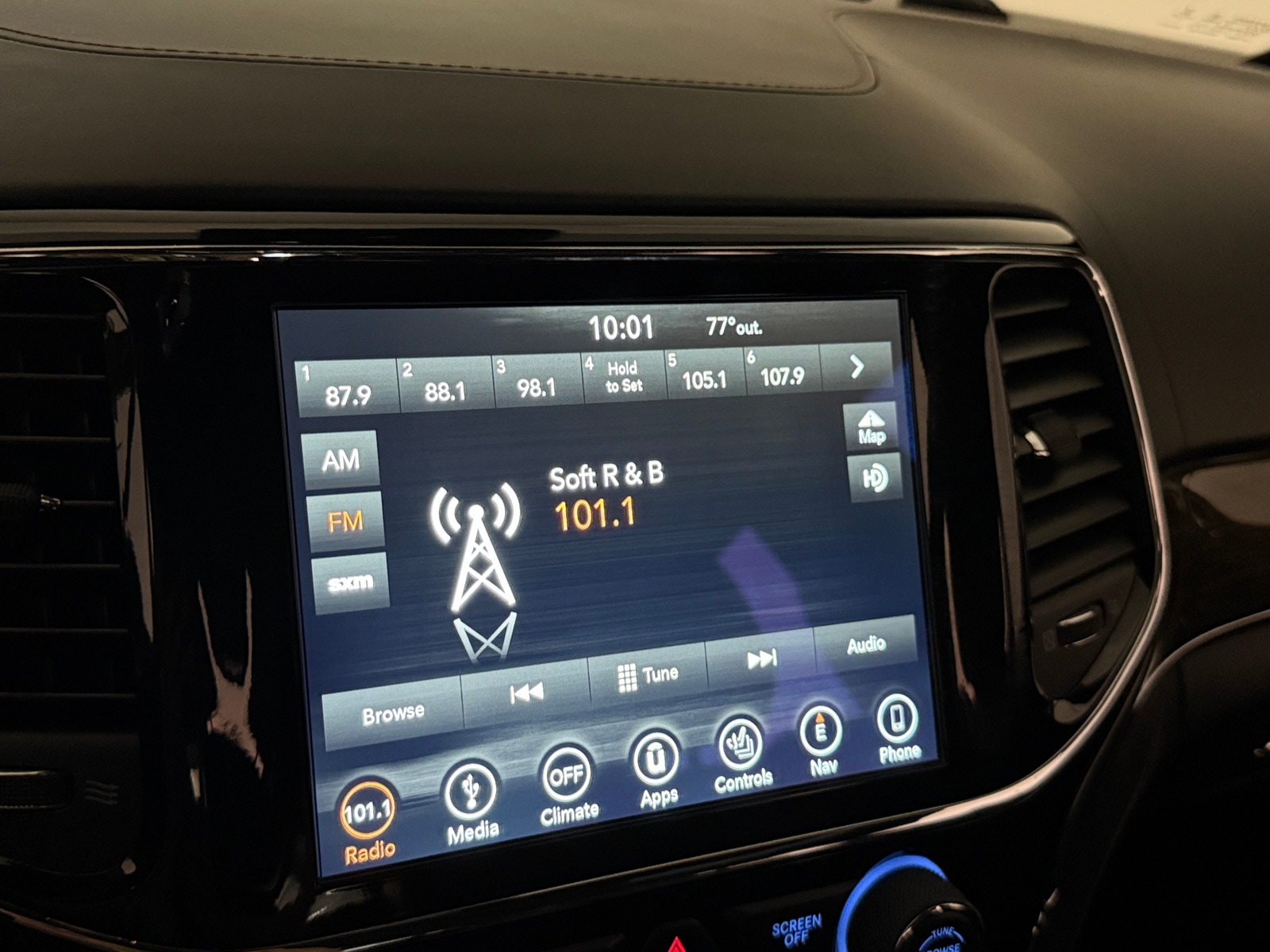 Thumbnail: 2019 Jeep Grand Cherokee - 3