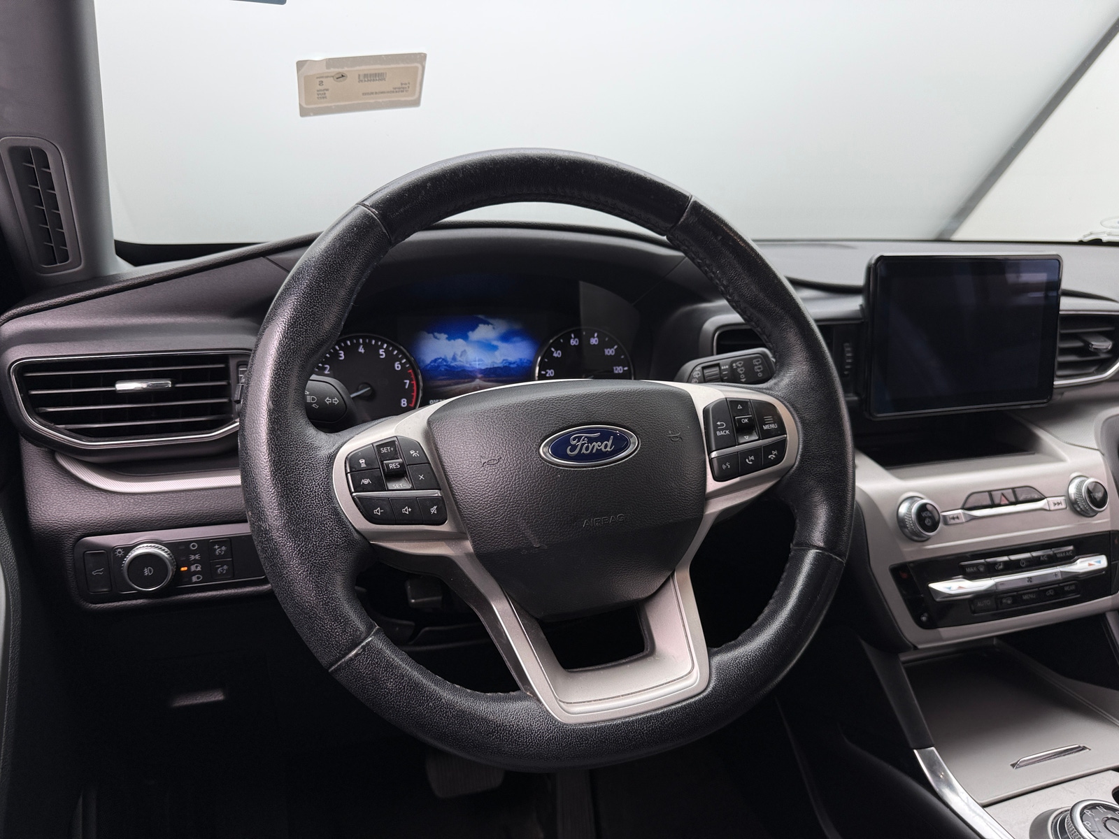 Thumbnail: 2022 Ford Explorer - 5