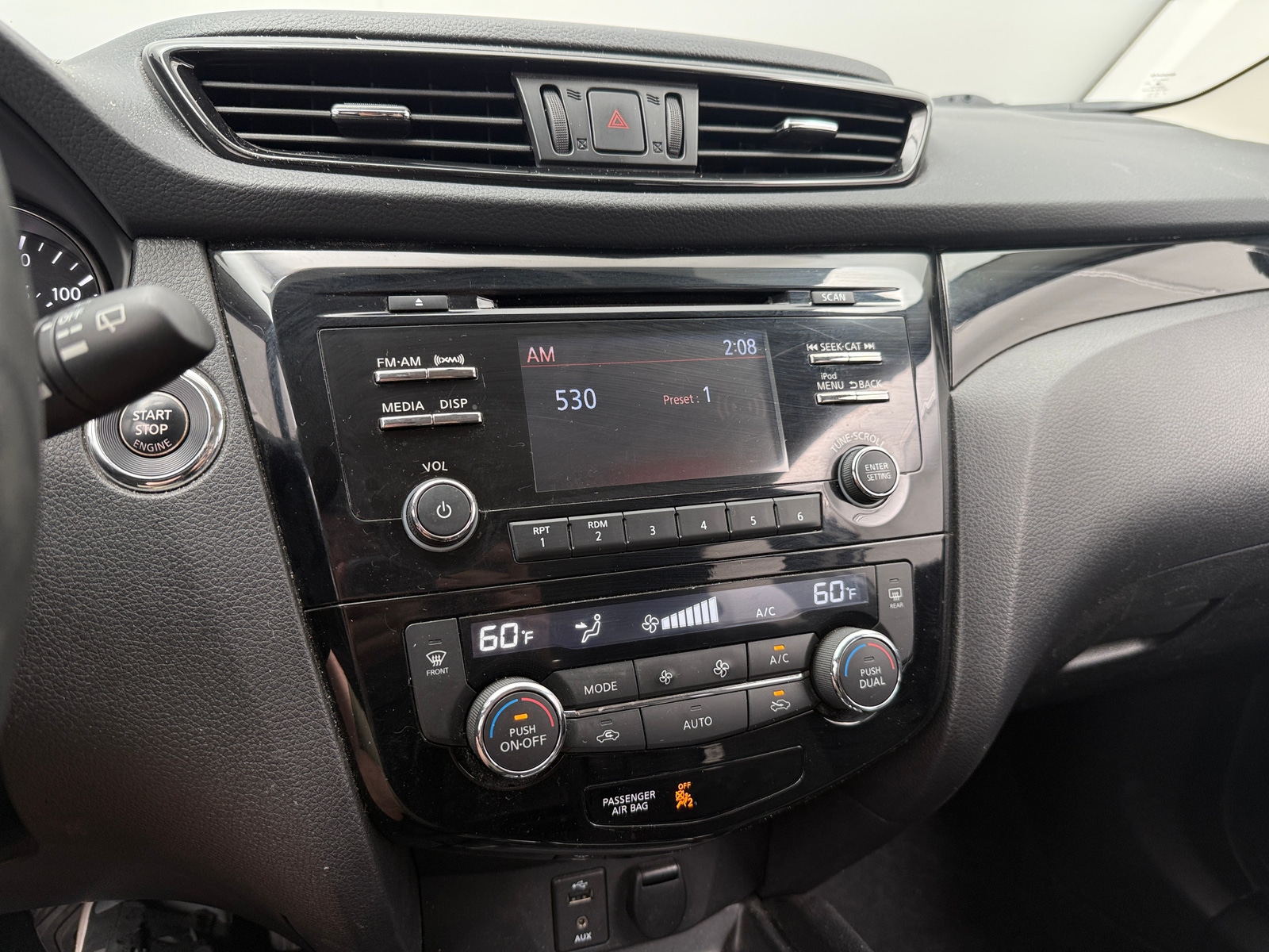 Thumbnail: 2017 Nissan Rogue Sport - 4