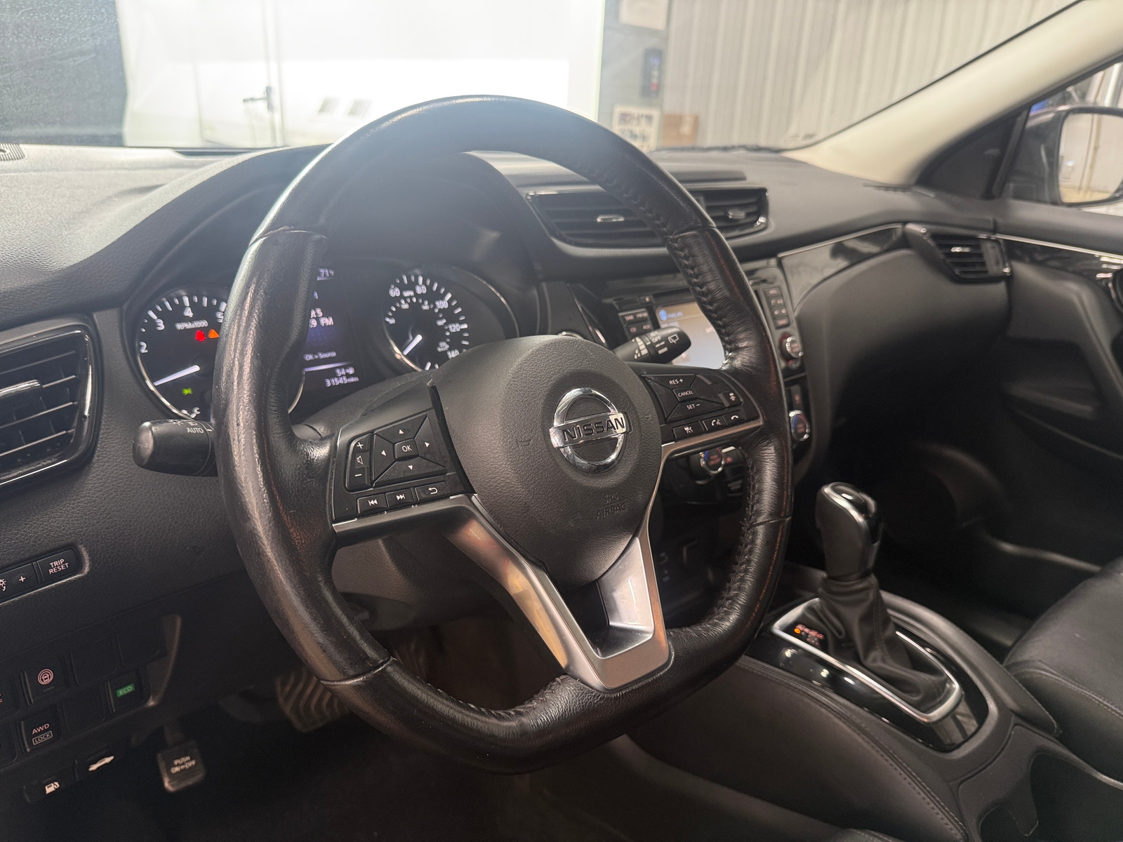 Thumbnail: 2018 Nissan Rogue Sport - 4