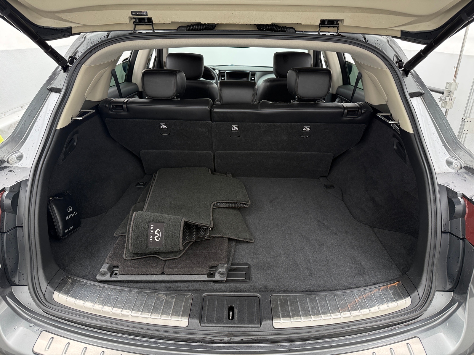 Thumbnail: 2014 INFINITI QX70 - 6