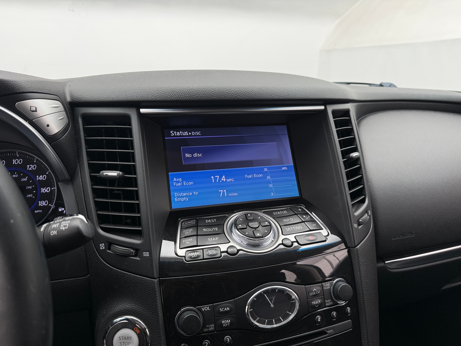 Thumbnail: 2014 INFINITI QX70 - 3