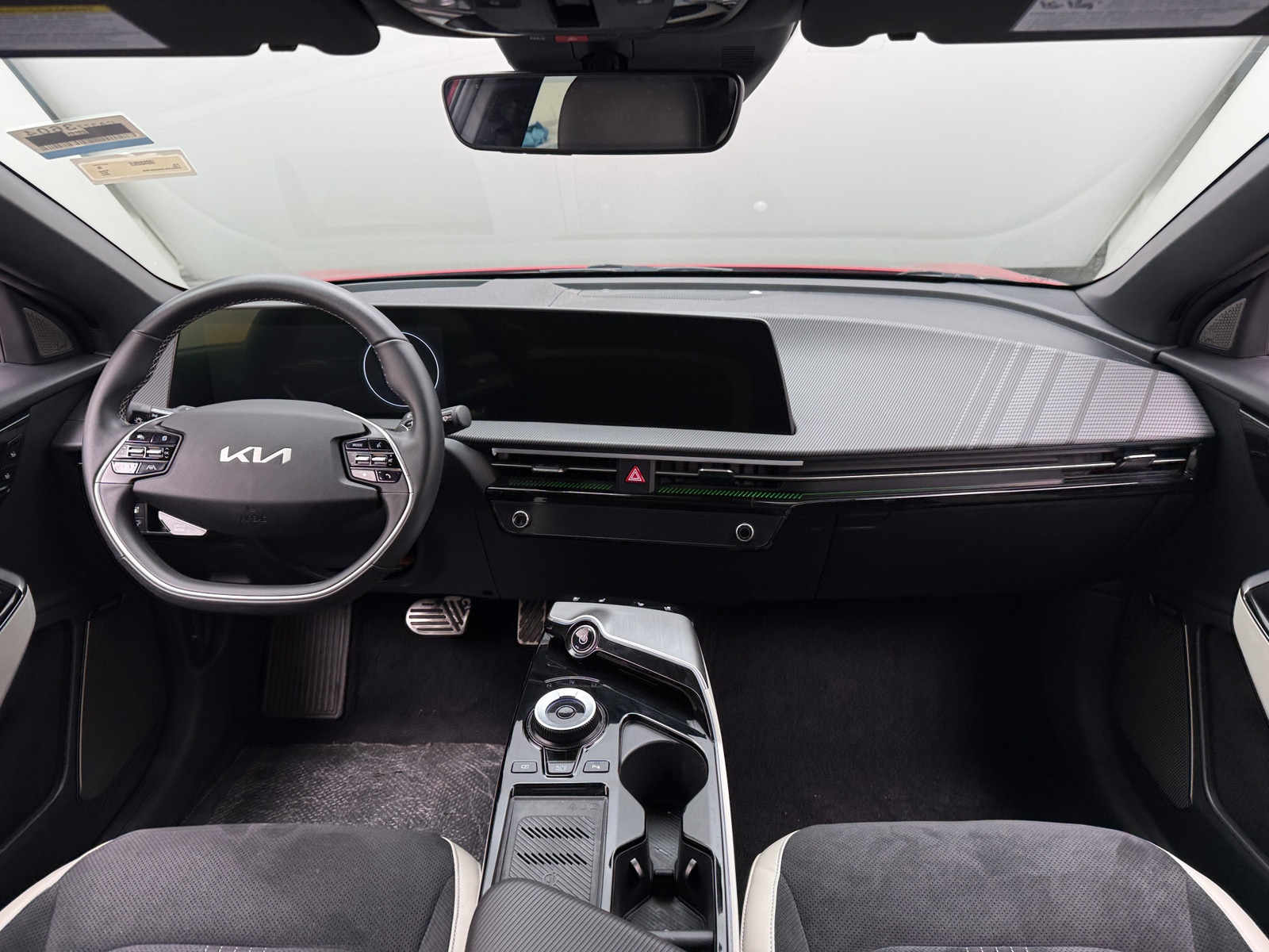 Thumbnail: 2022 Kia EV6 - 2