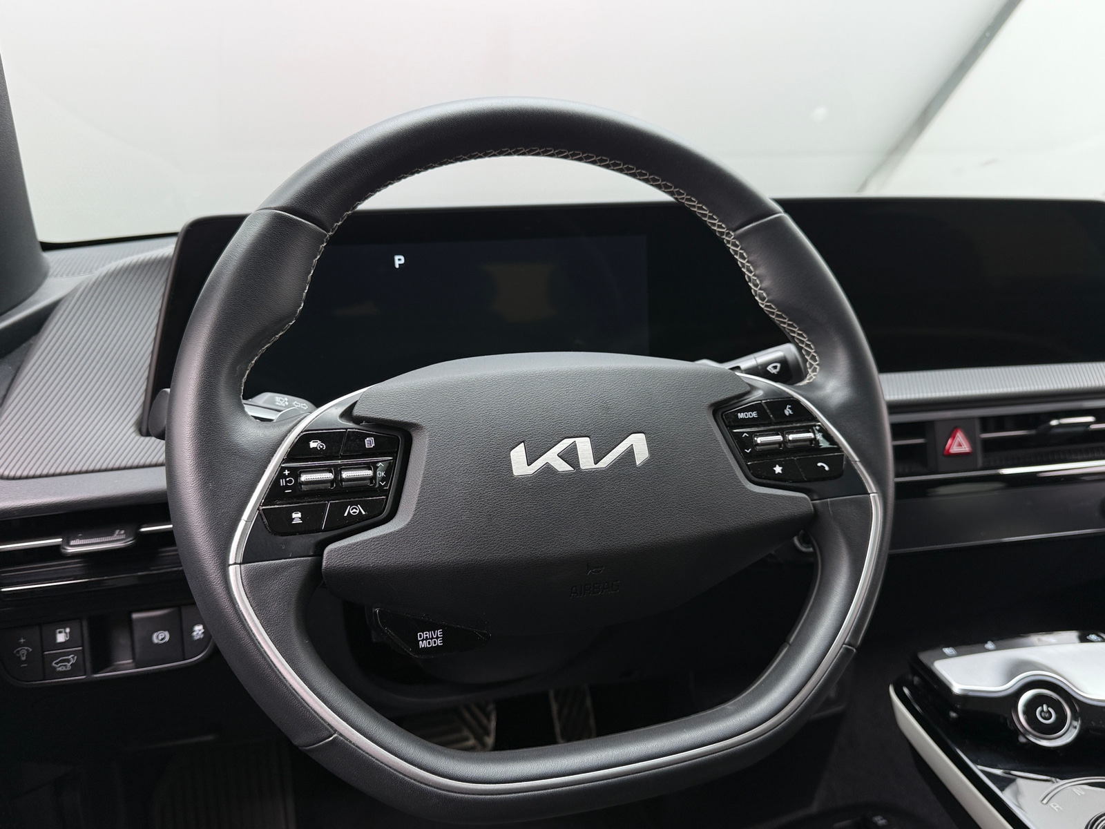Thumbnail: 2022 Kia EV6 - 4