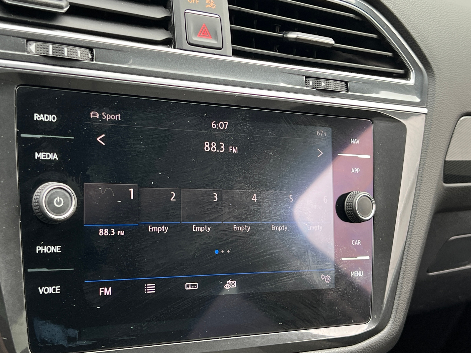 Thumbnail: 2018 Volkswagen Tiguan - 3