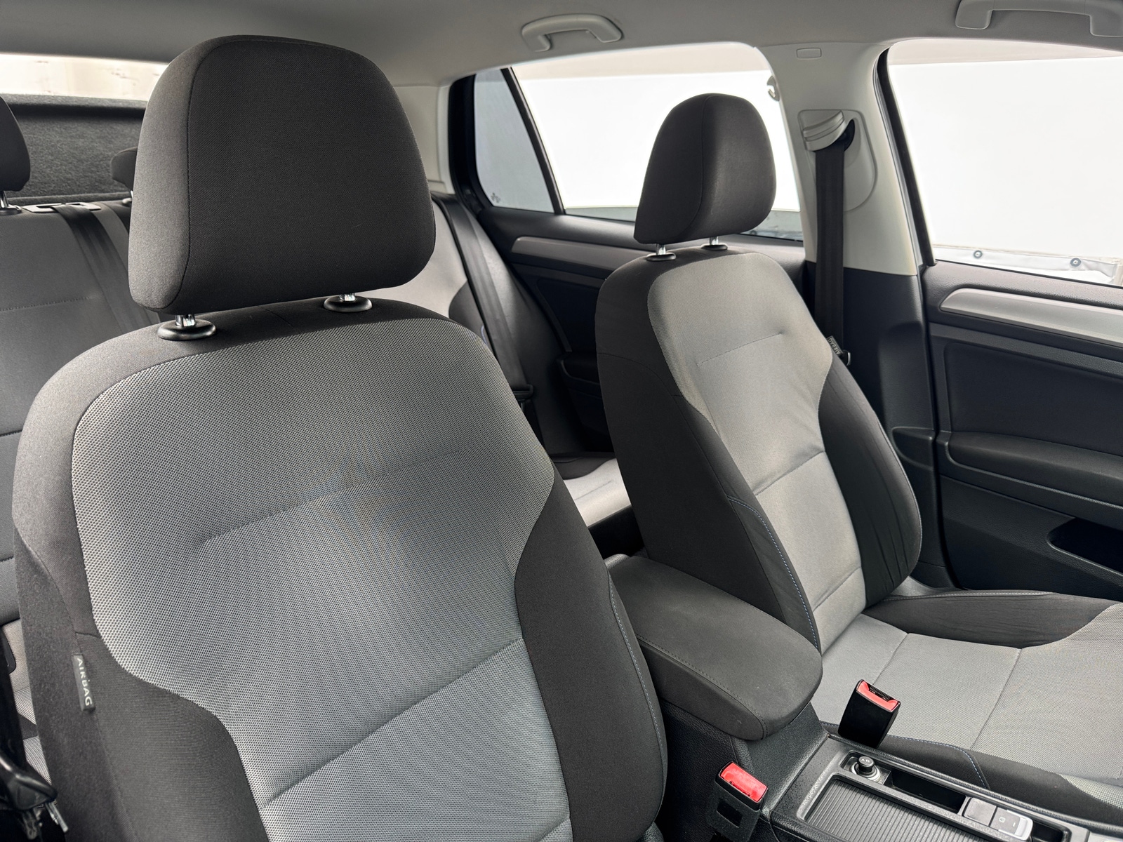 Thumbnail: 2016 Volkswagen e-Golf - 2