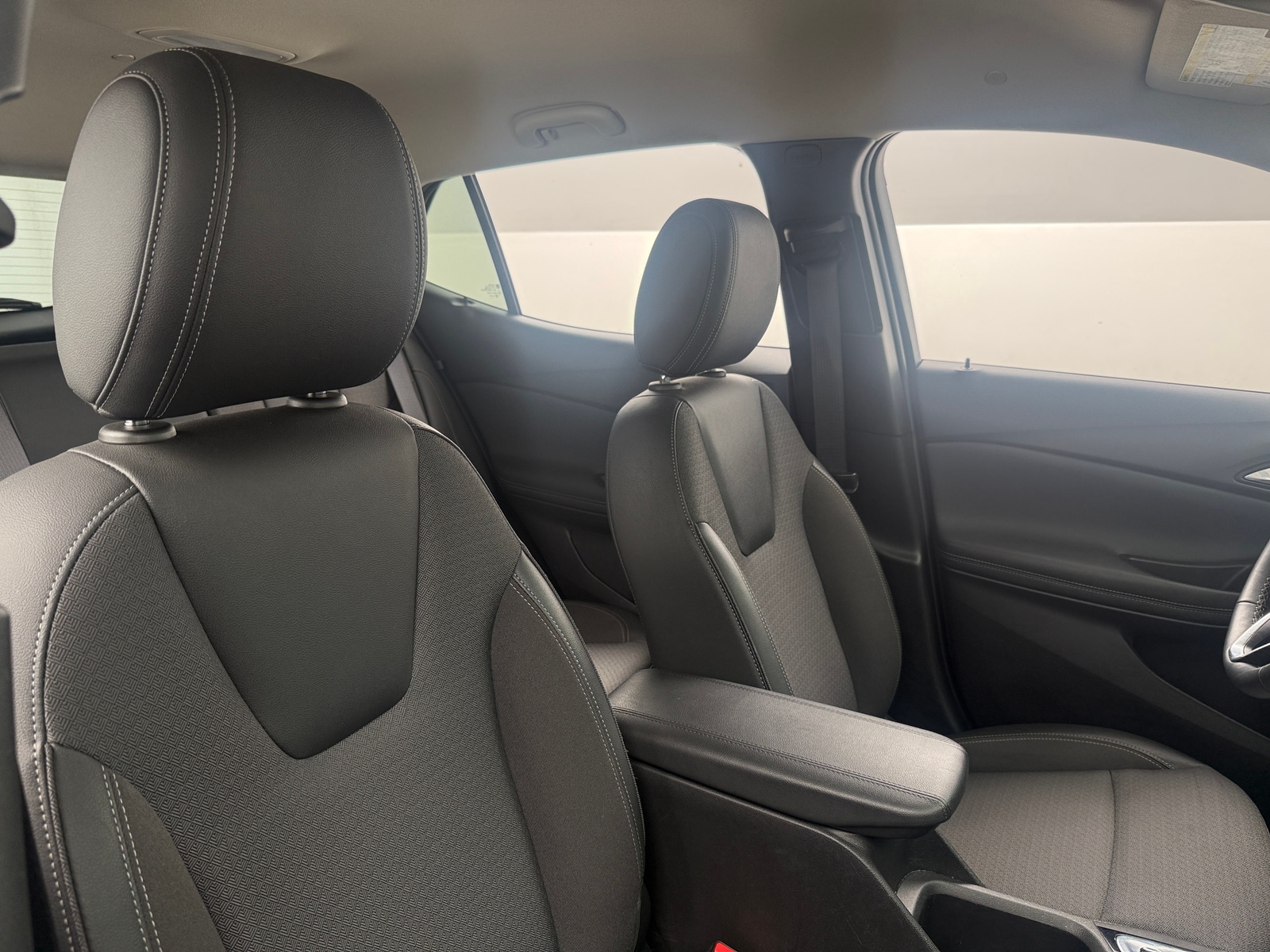 Thumbnail: 2023 Buick Encore GX - 2