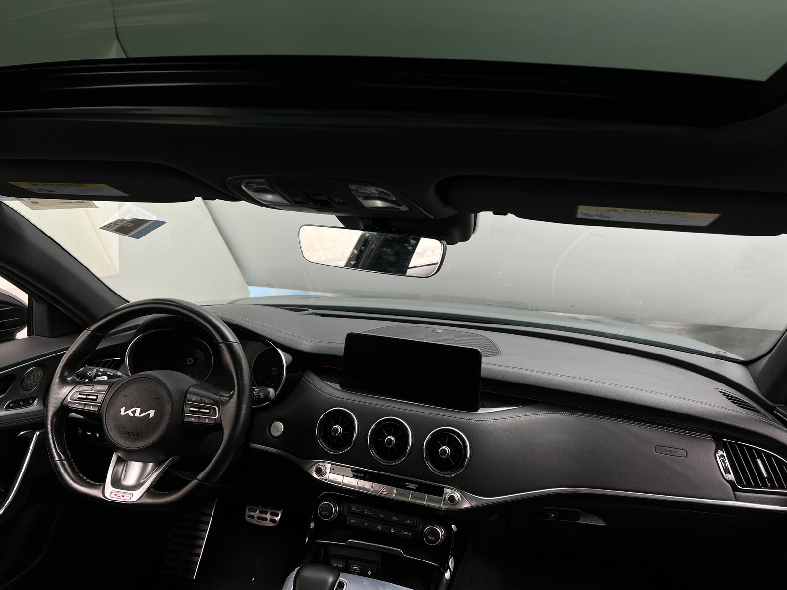 Thumbnail: 2022 Kia Stinger - 2