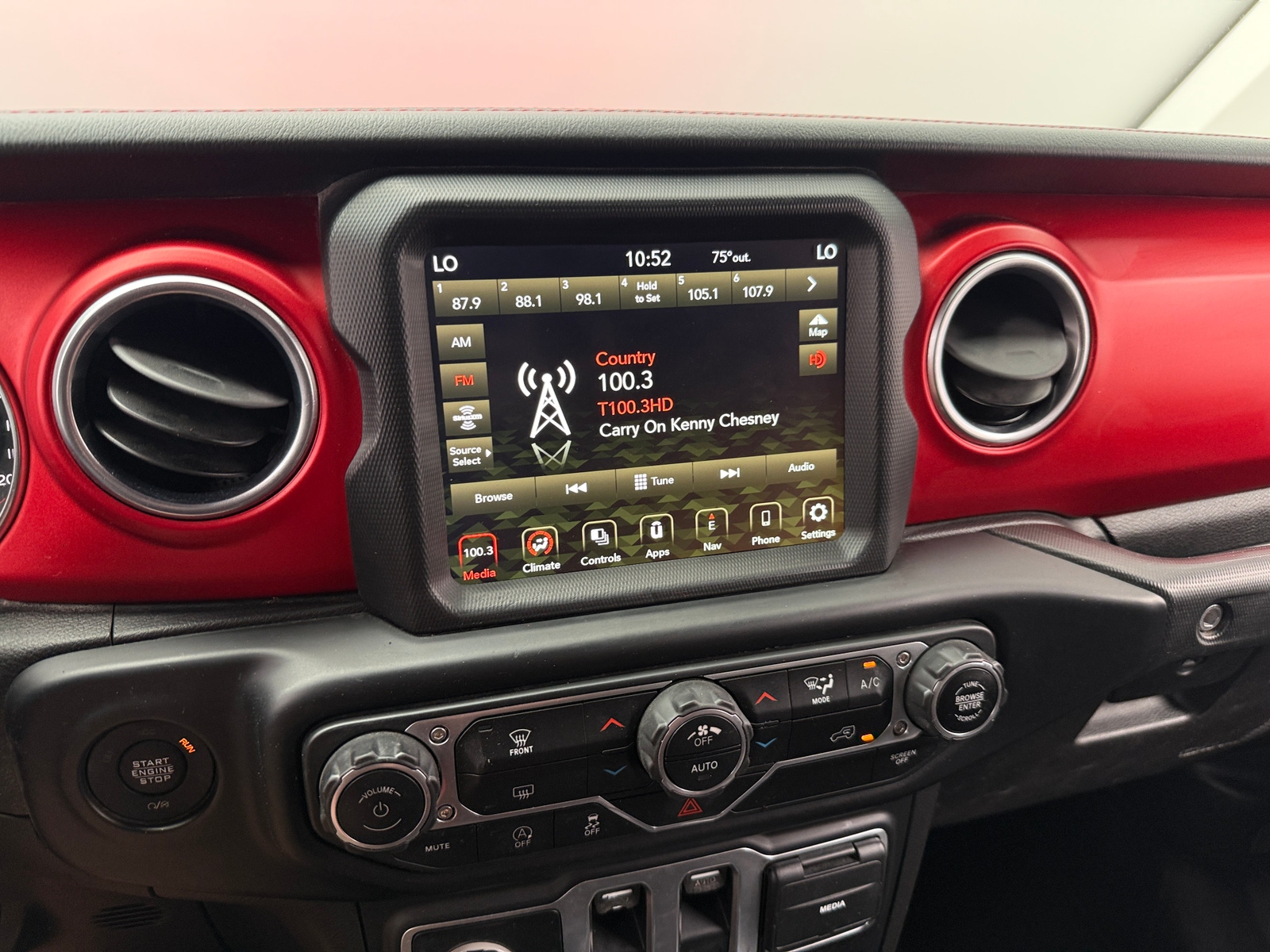 Thumbnail: 2019 Jeep Wrangler - 4