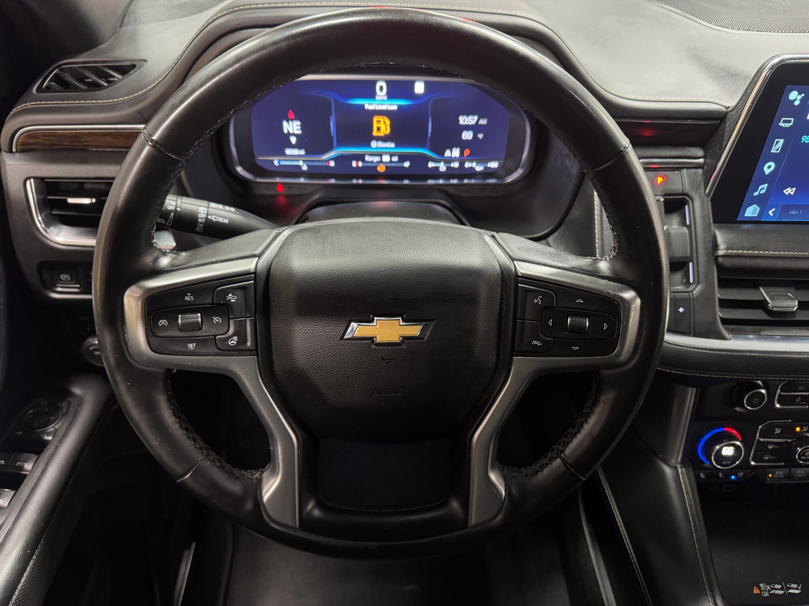 Thumbnail: 2023 Chevrolet Suburban - 4