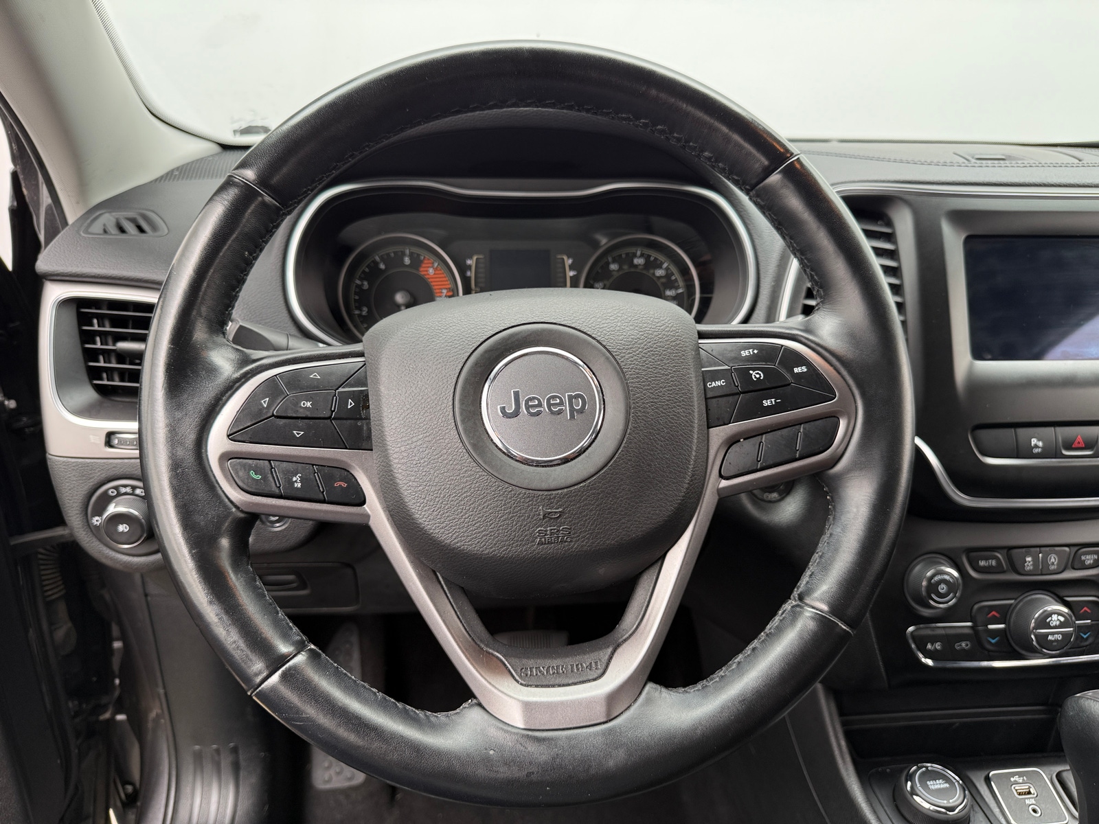 Thumbnail: 2020 Jeep Cherokee - 5