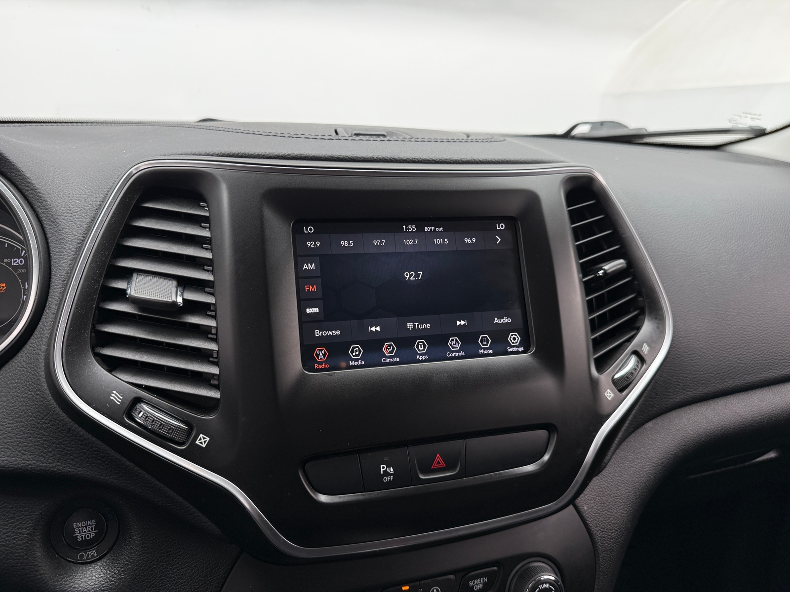 Thumbnail: 2020 Jeep Cherokee - 4