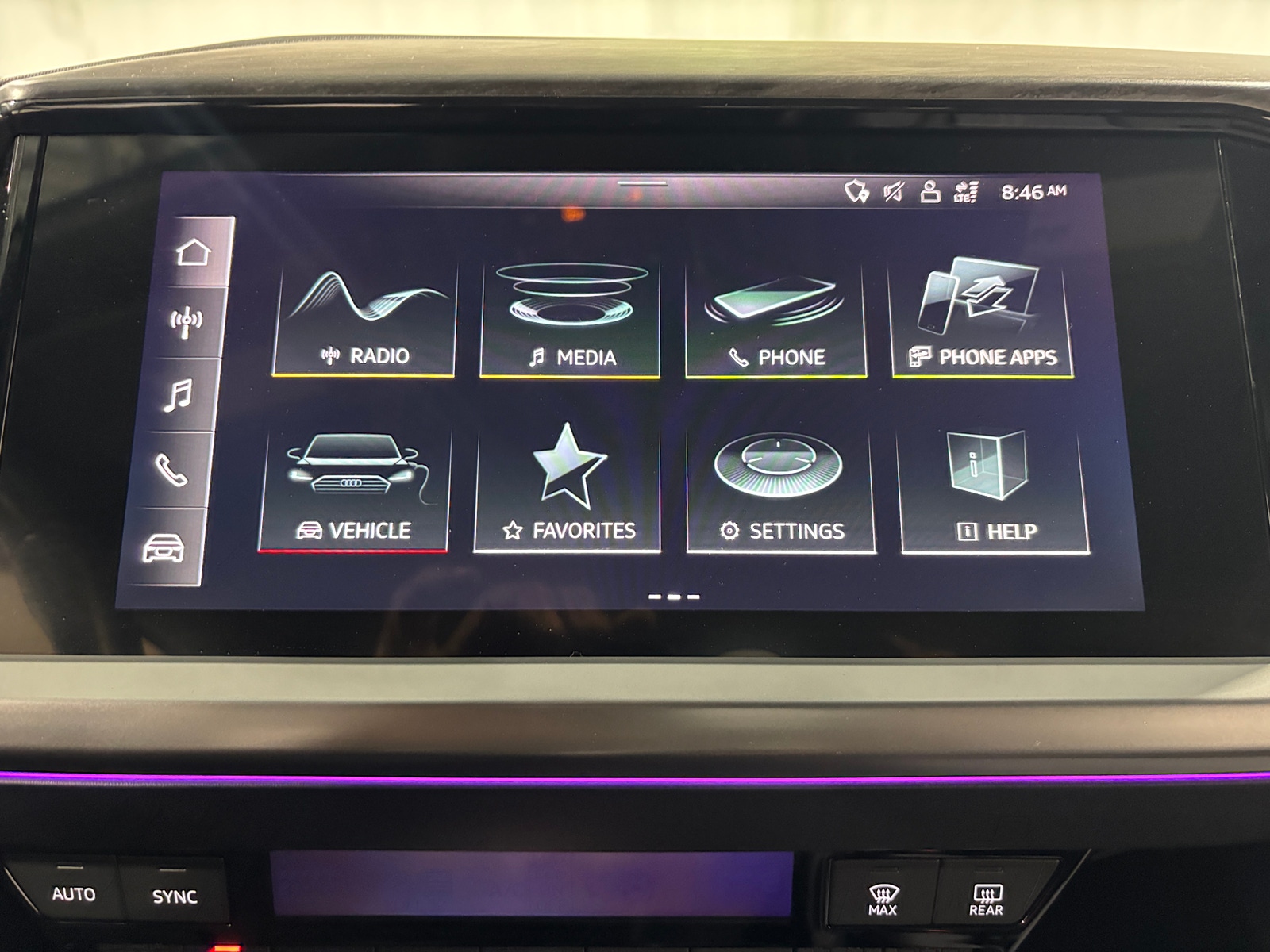 Thumbnail: 2022 Audi Q4 e-tron - 4