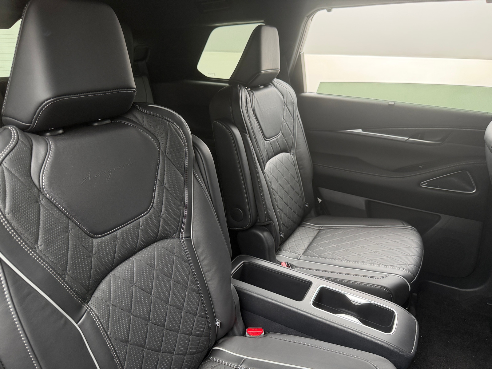 Thumbnail: 2025 INFINITI QX60 - 6