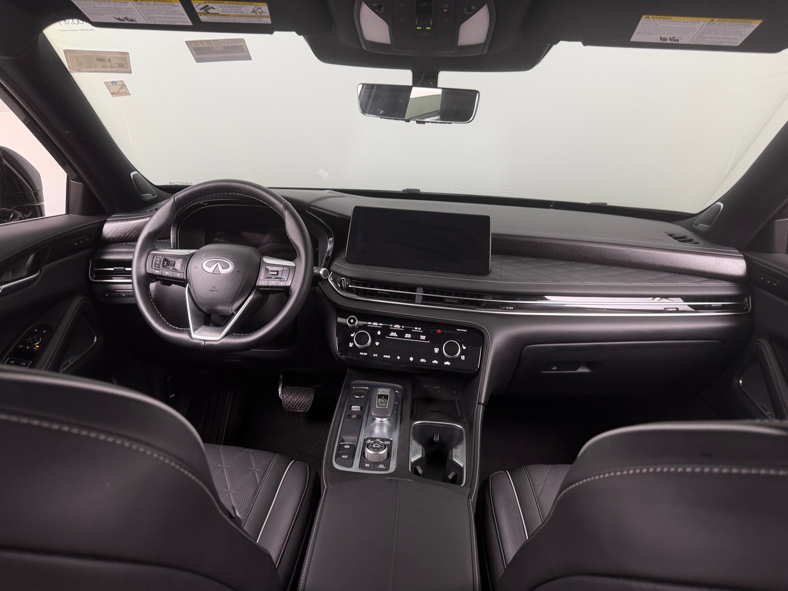 Thumbnail: 2025 INFINITI QX60 - 3