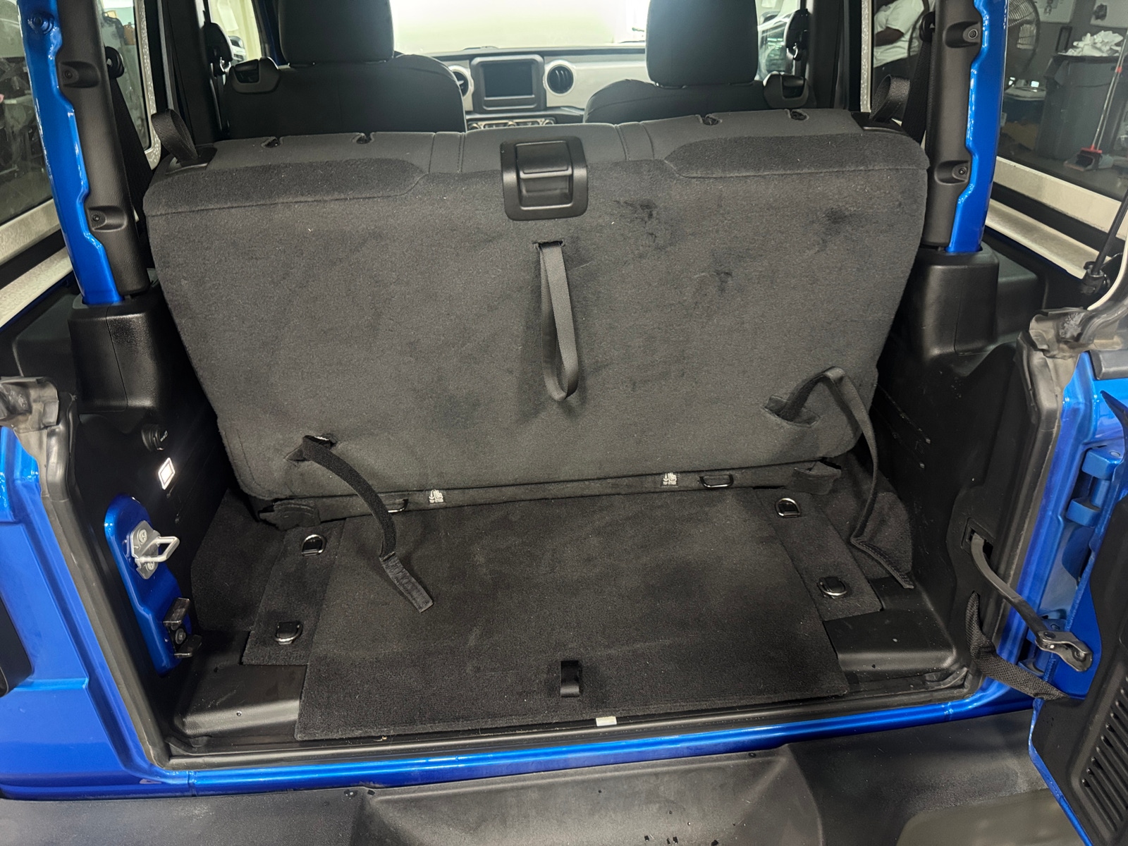 Thumbnail: 2021 Jeep Wrangler - 7