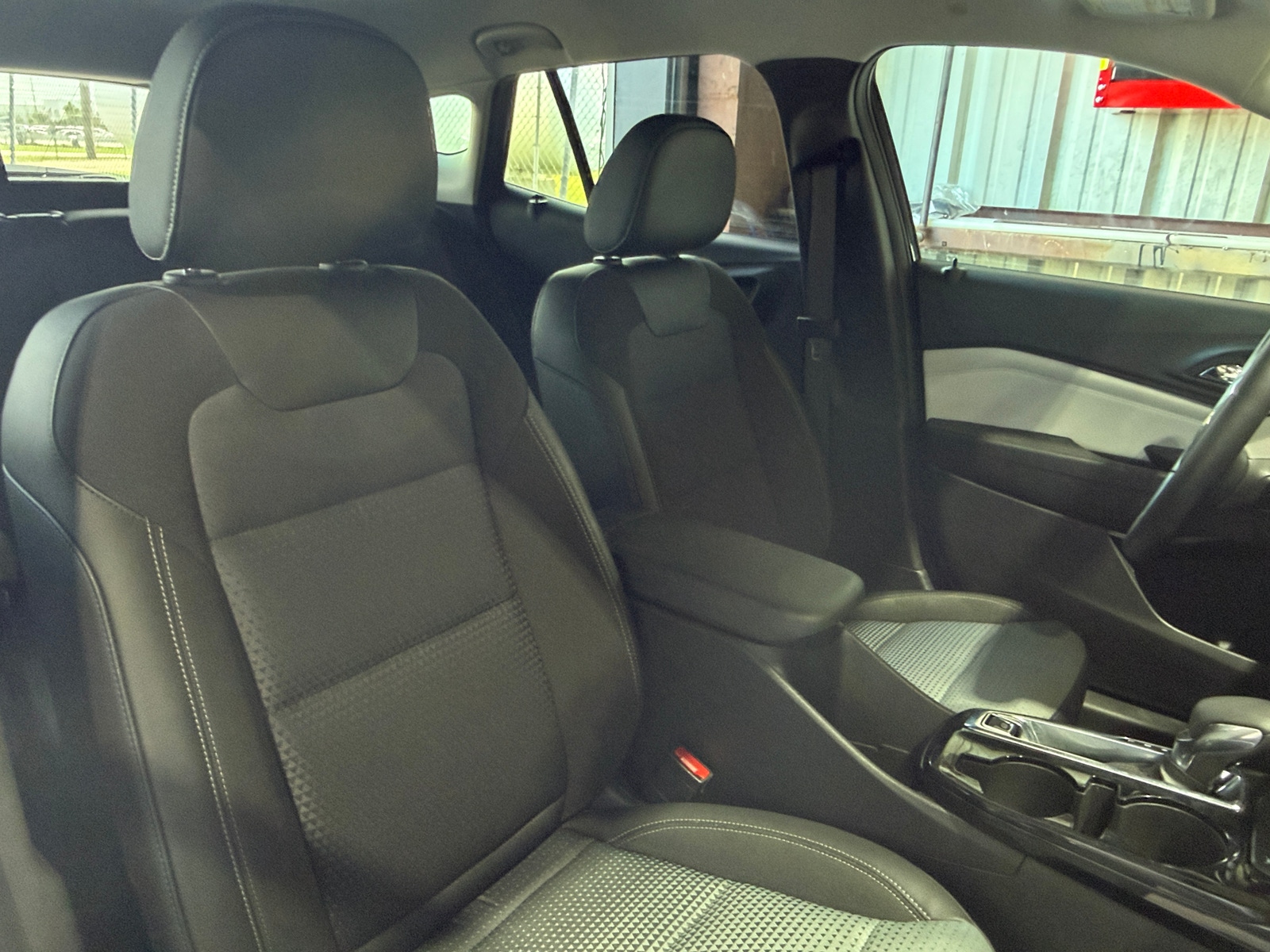 Thumbnail: 2025 Chevrolet Trax - 2