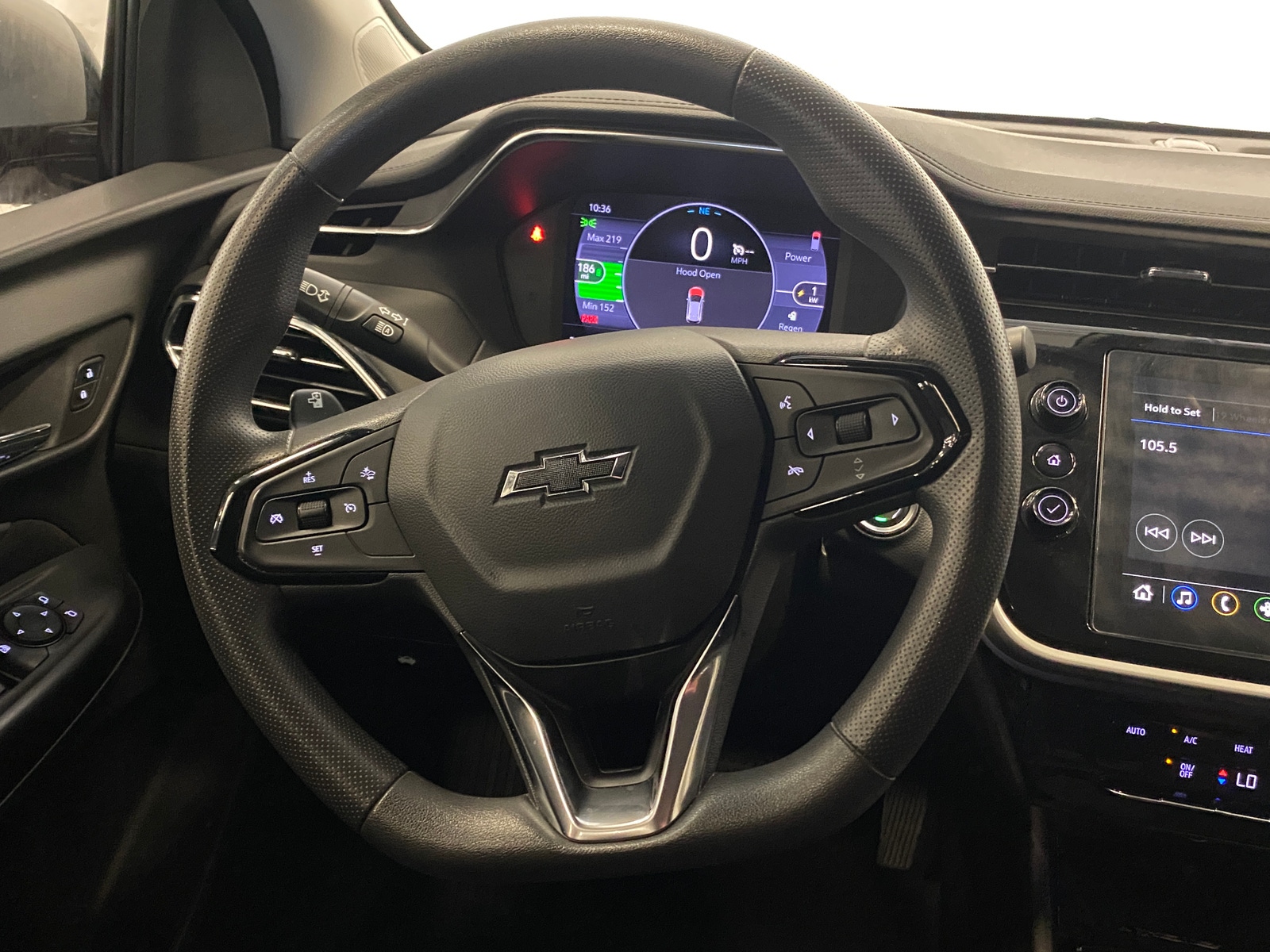 Thumbnail: 2023 Chevrolet Bolt EUV - 5